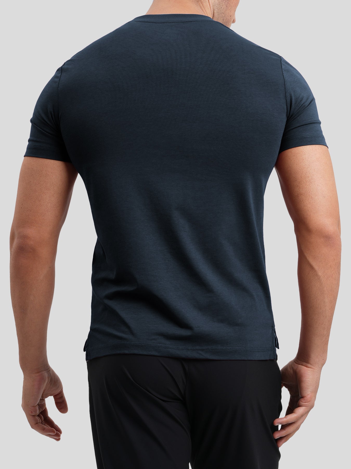 StayCool 2.0 de corte entallado Split-Hem Tee