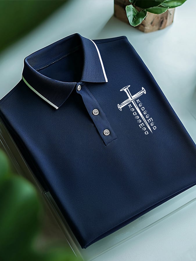 Camisa polo Redeemed Nails Cross estampado para hombre