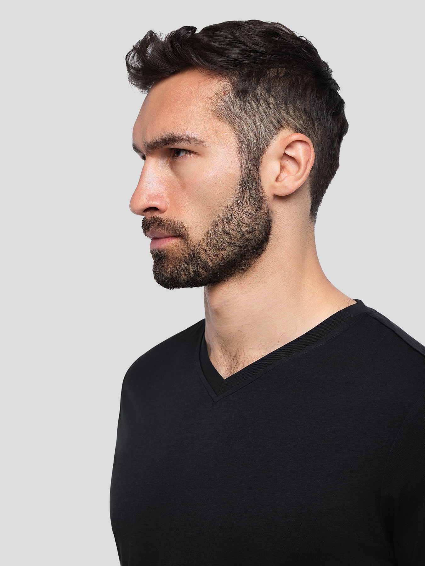 StayCool 2.0 V-neck Elongated Tee: de corte entallado