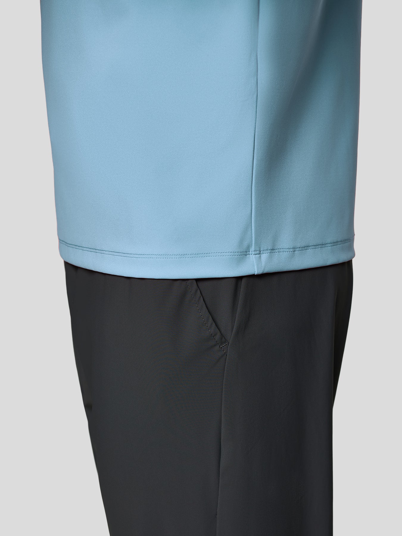 SmoothBlend de corte entallado Half Zip Mock Neck Tee: Zip Contrast Color