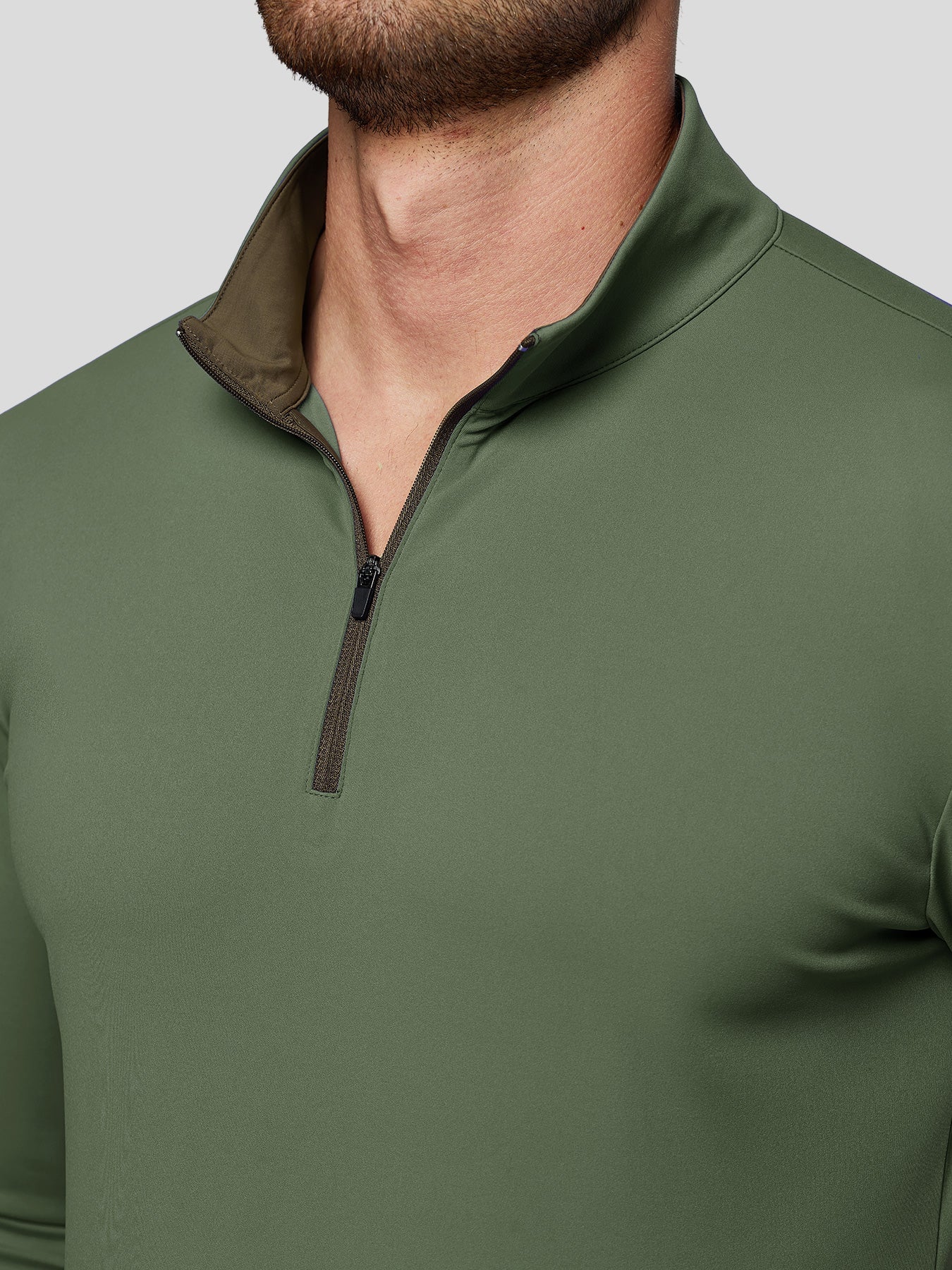 SmoothBlend de corte entallado Half Zip Mock Neck Tee: Zip Contrast Color