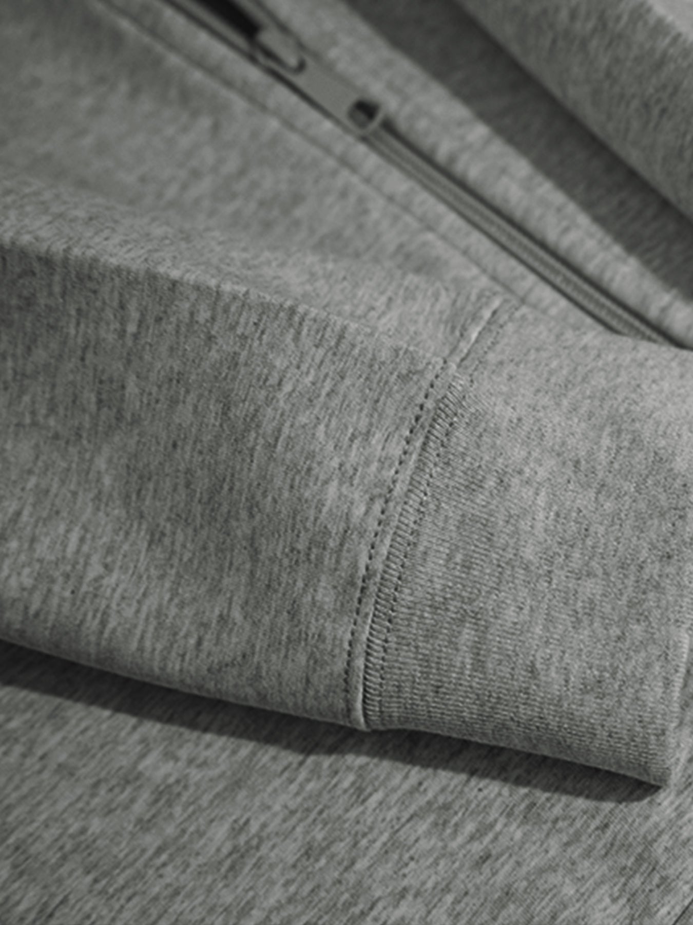 Sudadera CozySpacer Full Zip con gorrasucha