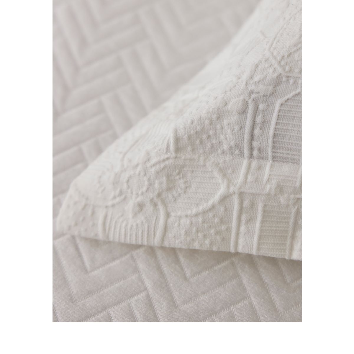 Sascha Comforter Set - 10