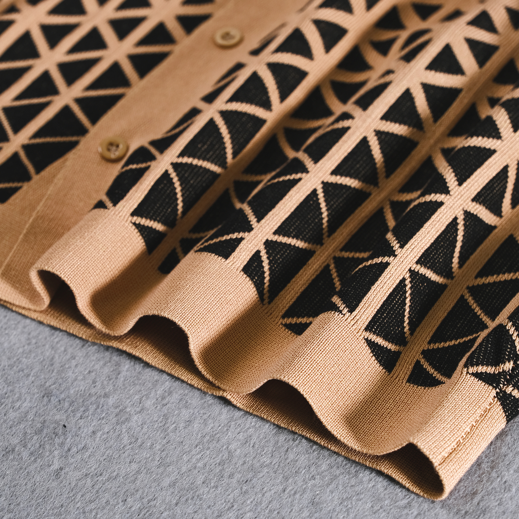 Cafe Criss-Cross Pattern Walking Suit de manga corta Set