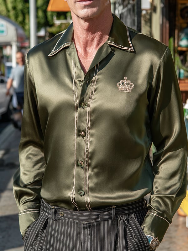 Camisa satén Luxe Crown Logo Button de manga larga para hombre