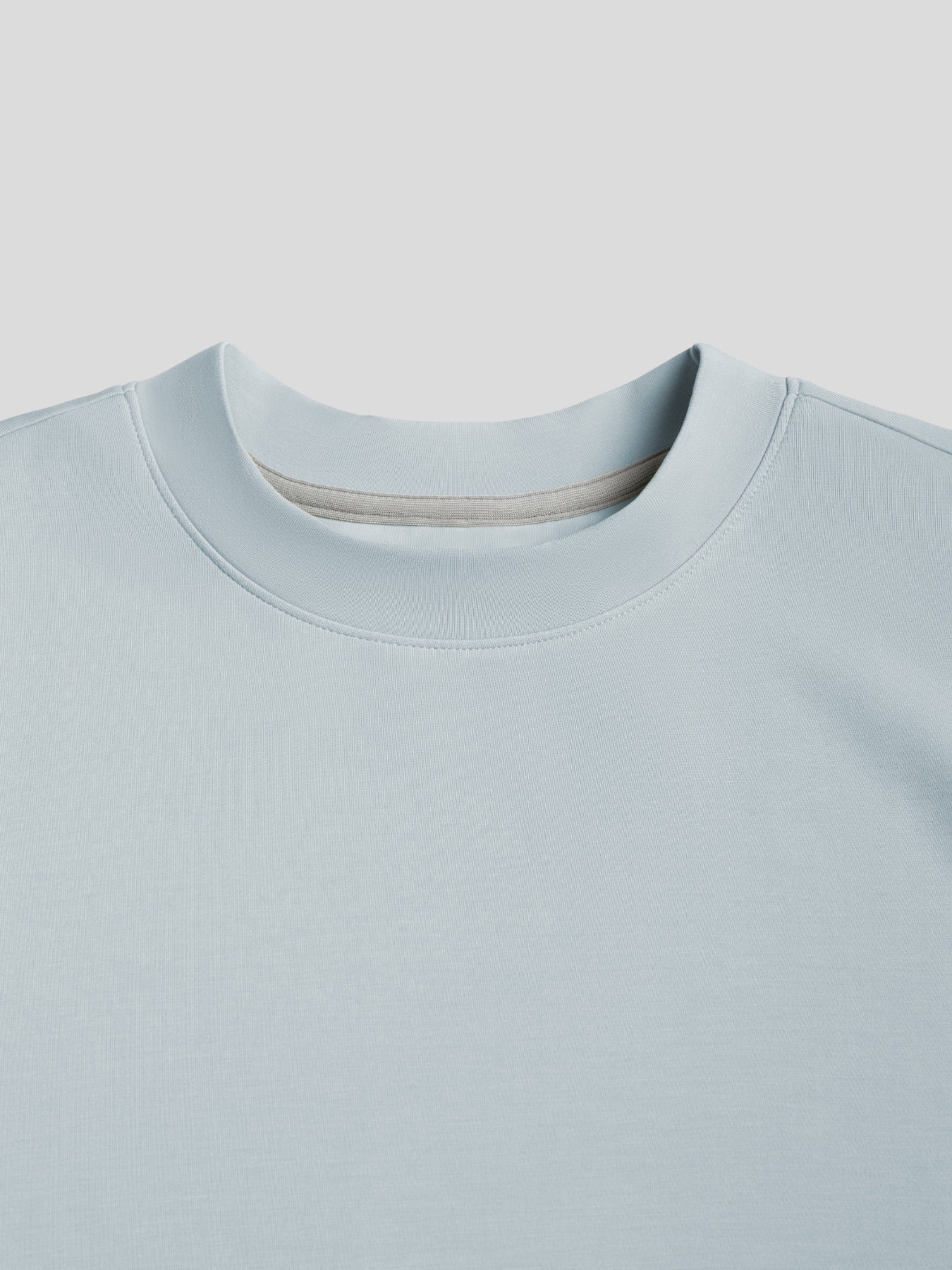 Modal Blend Elbow Patch de manga larga Tee:de corte entallado