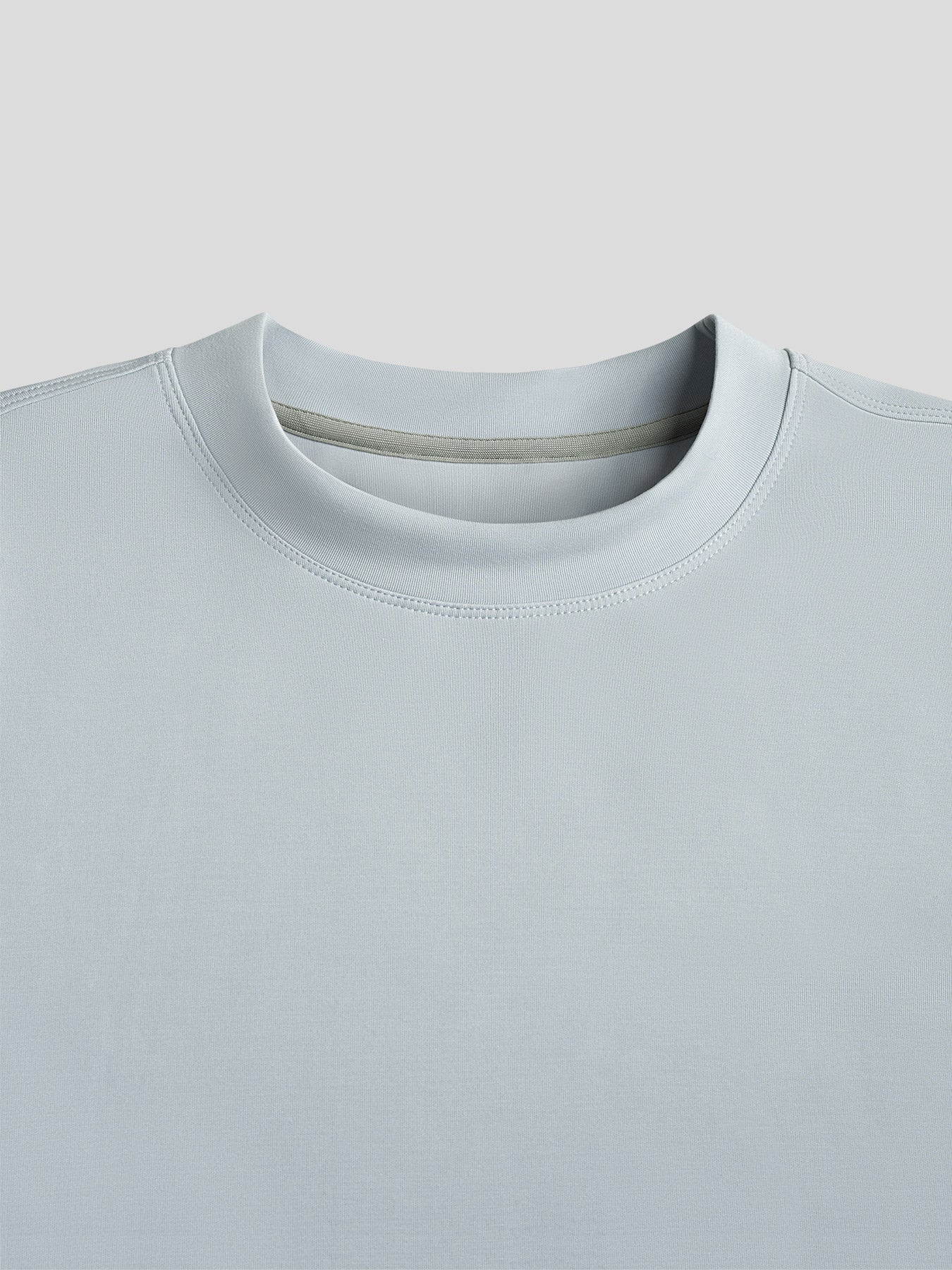 Modal Blend de manga corta Tee:de corte entallado