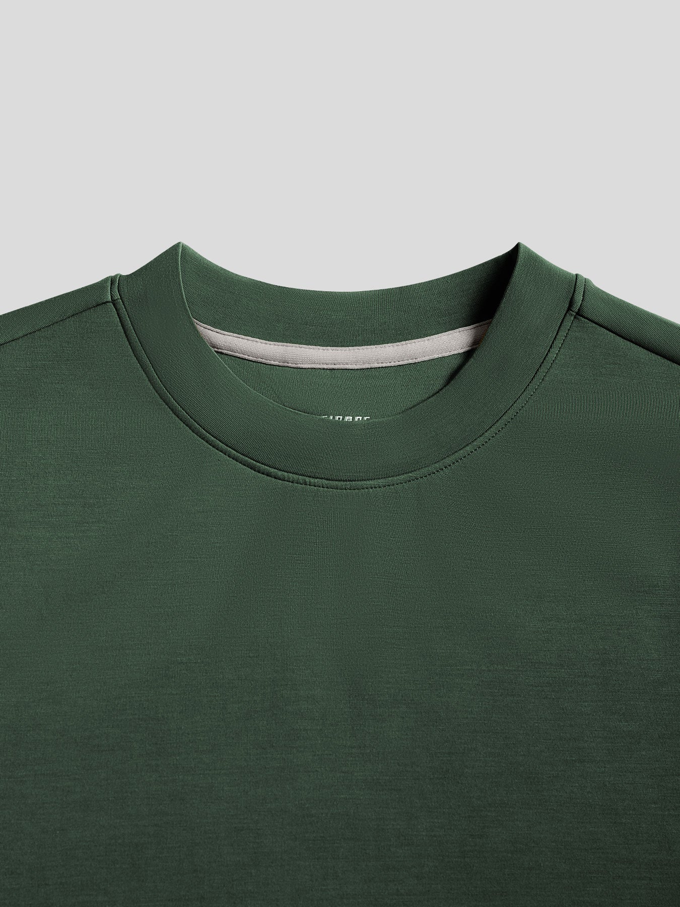 Modal Blend Elbow Patch de manga larga Tee:de corte entallado