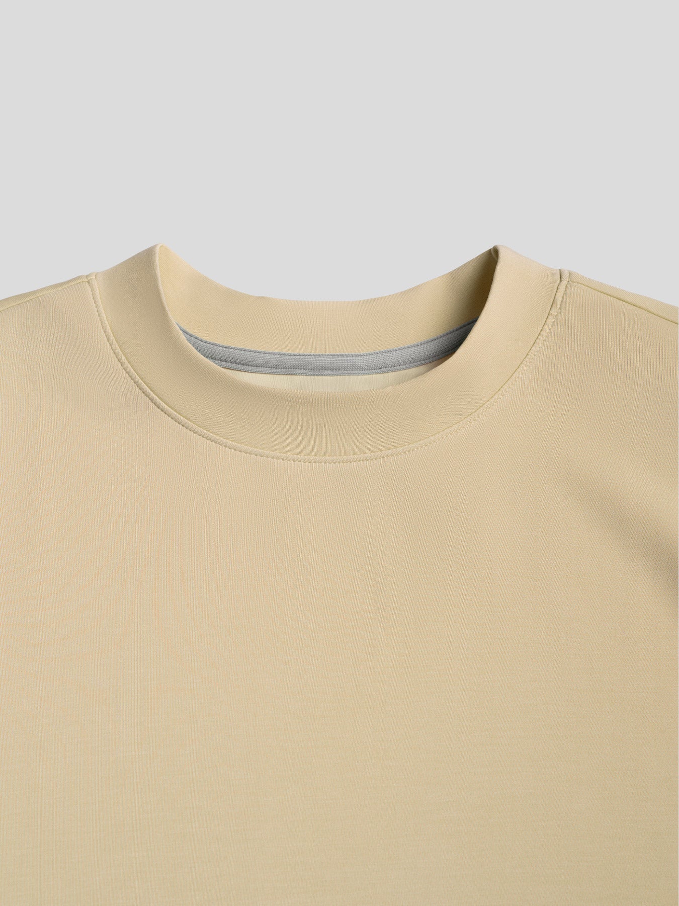 Modal Blend Elbow Patch de manga larga Tee:de corte entallado