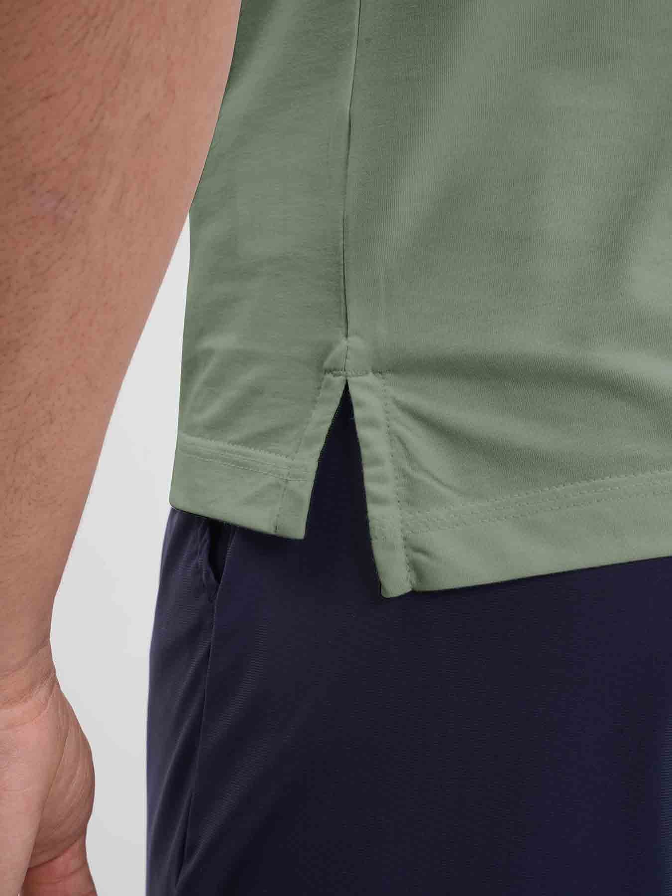 StayCool 2.0 de corte entallado Split-Hem Tee