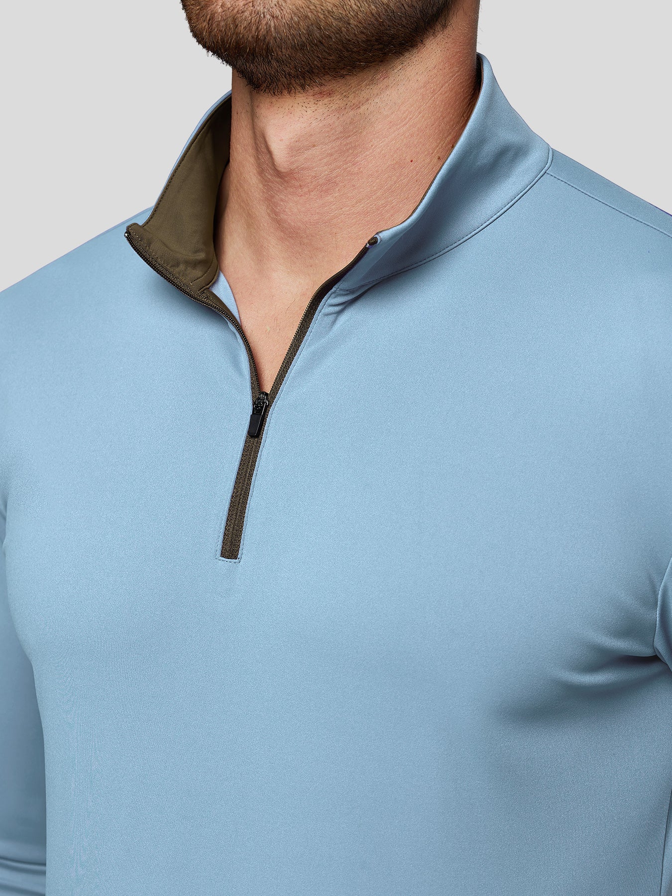 SmoothBlend de corte entallado Half Zip Mock Neck Tee: Zip Contrast Color