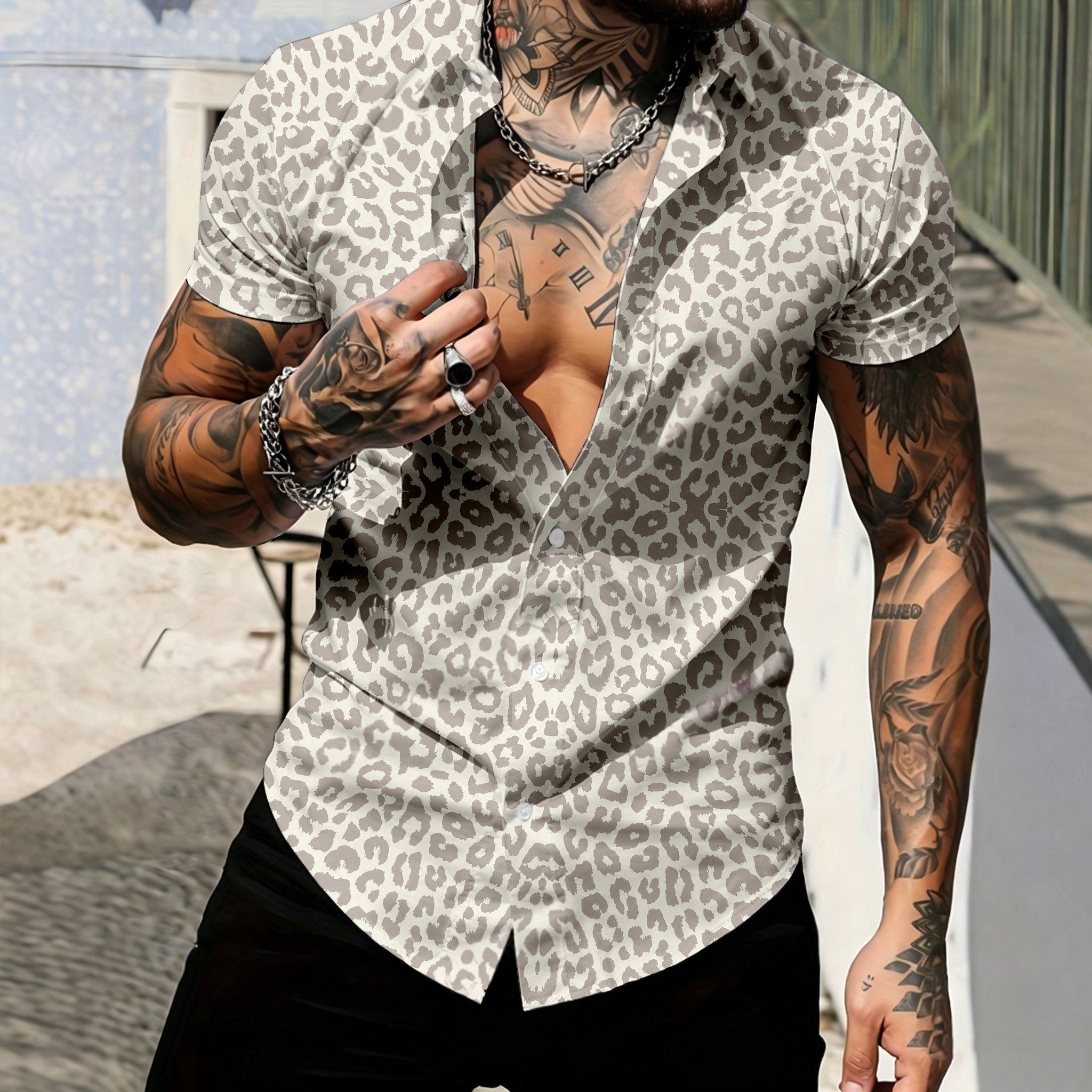 Camisa casual Light Gray Leopard-estampado de manga corta para hombre