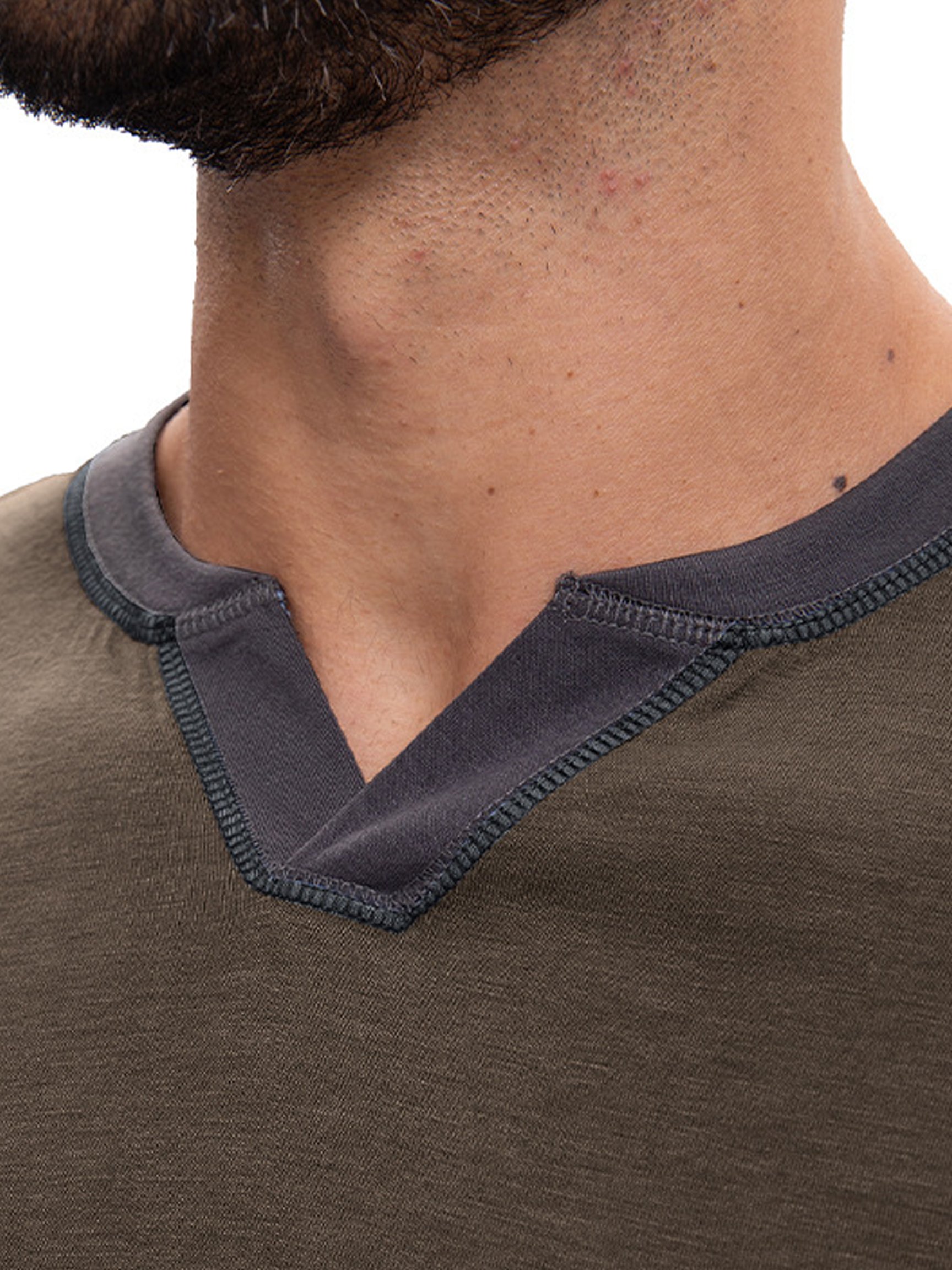 Camiseta vintage Comfortable V-Neck de manga larga para hombre