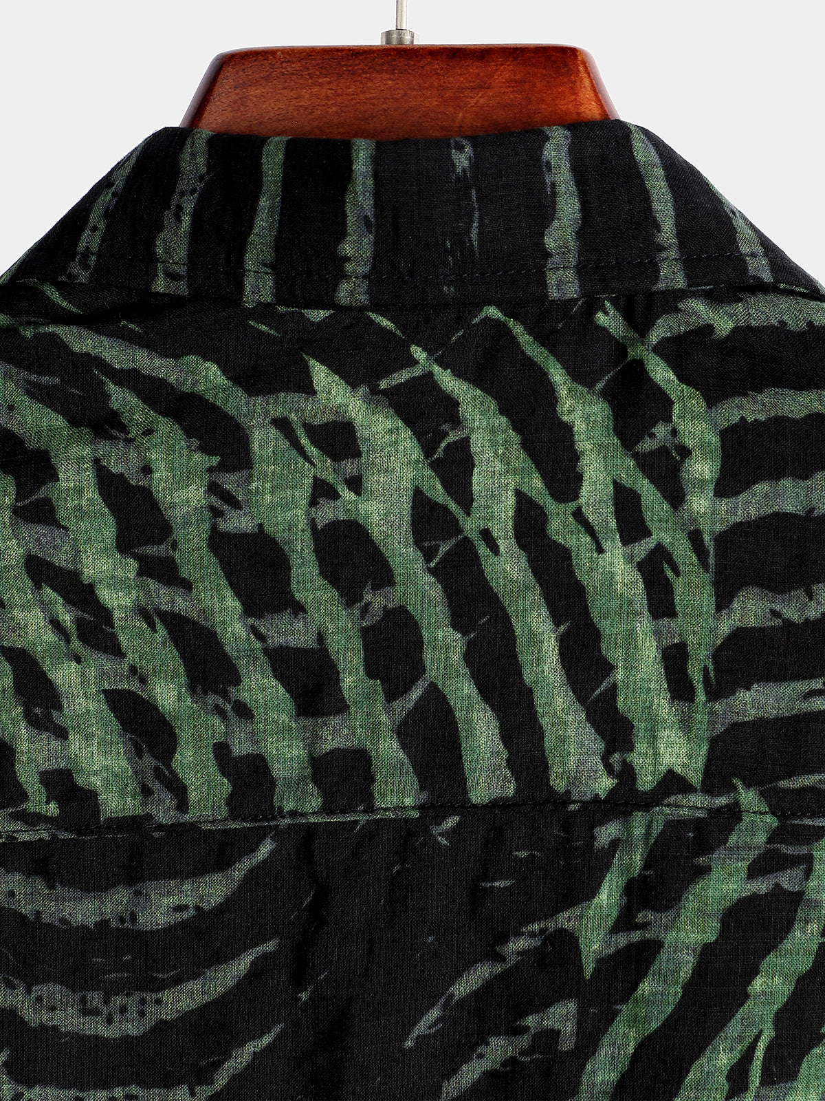 Camisa casual a rayas estampado de manga corta para hombre