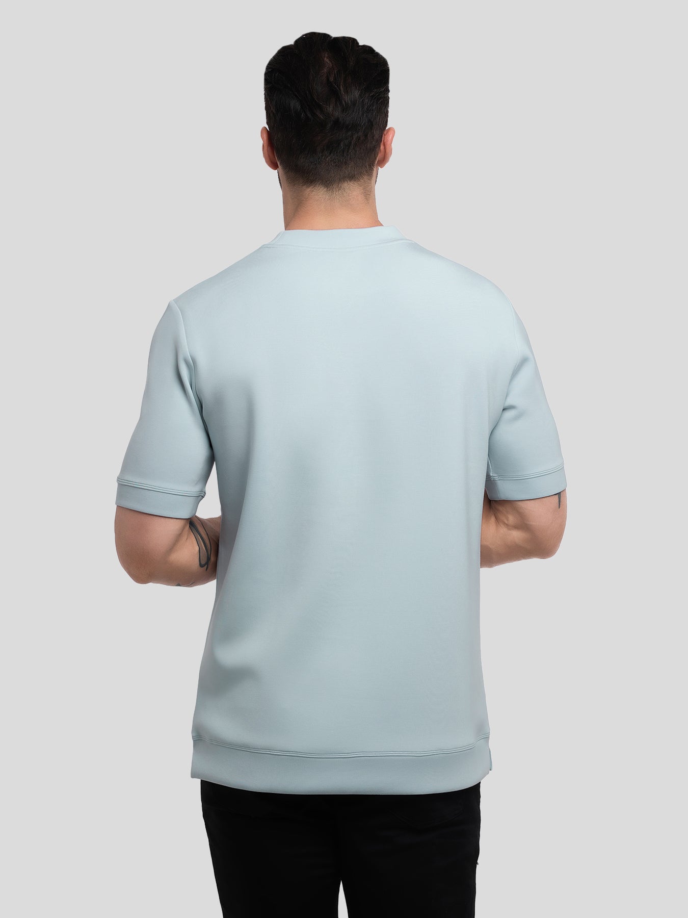 Modal Blend de manga corta Tee:de corte entallado