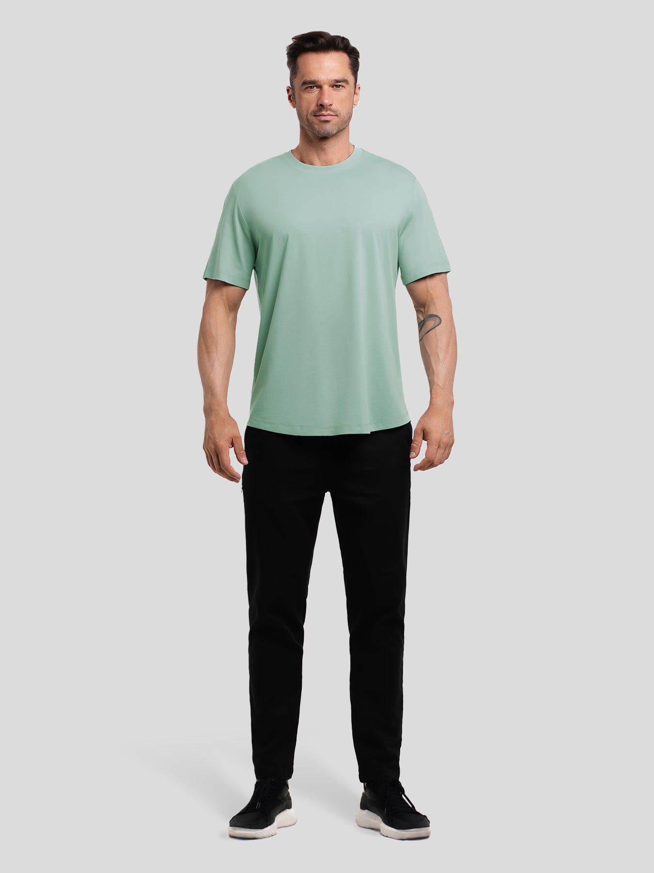 StayCool 2.0 clásico Fit Curve-Hem Tee: 2024 New Colors