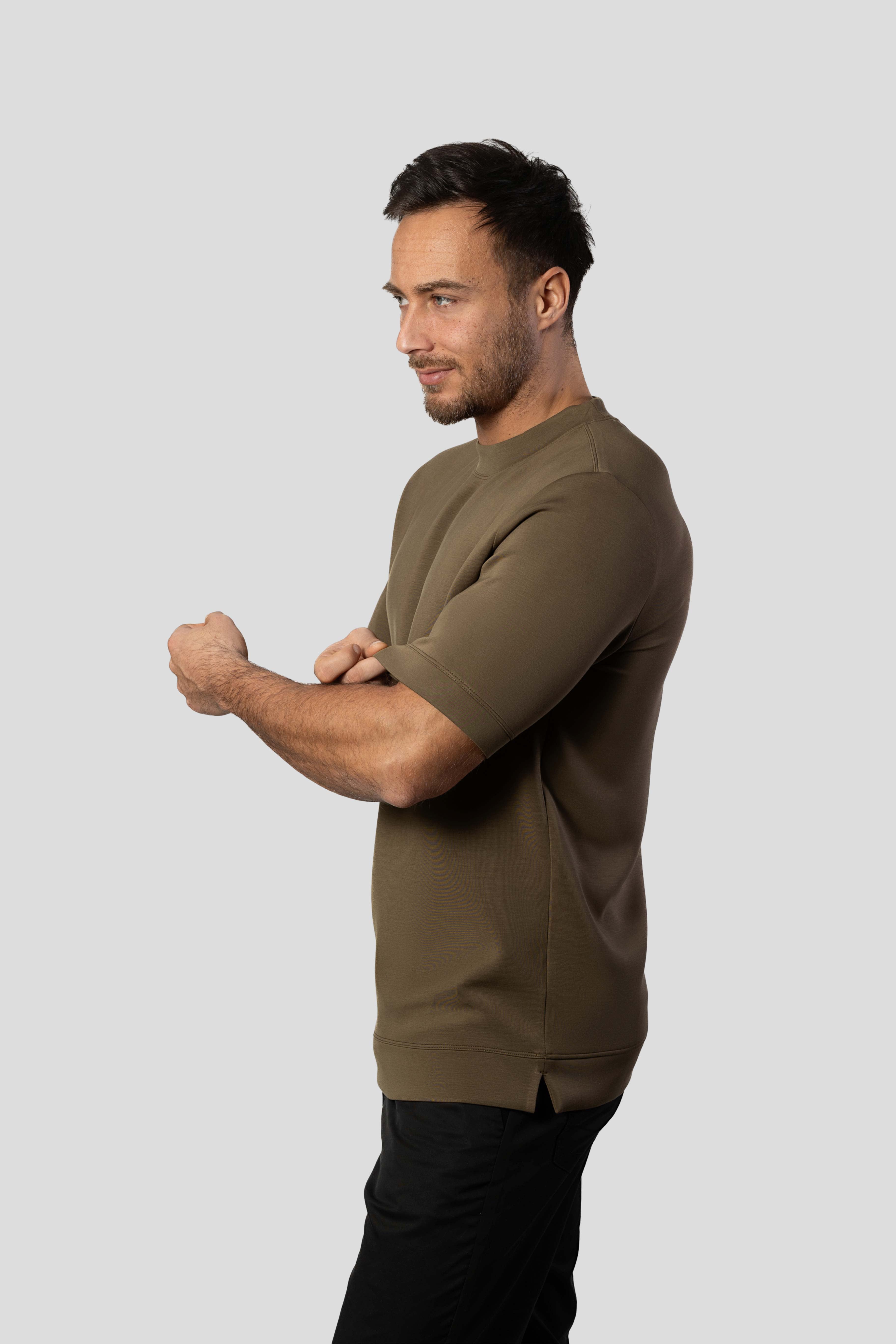 Modal Blend de manga corta Tee:de corte entallado