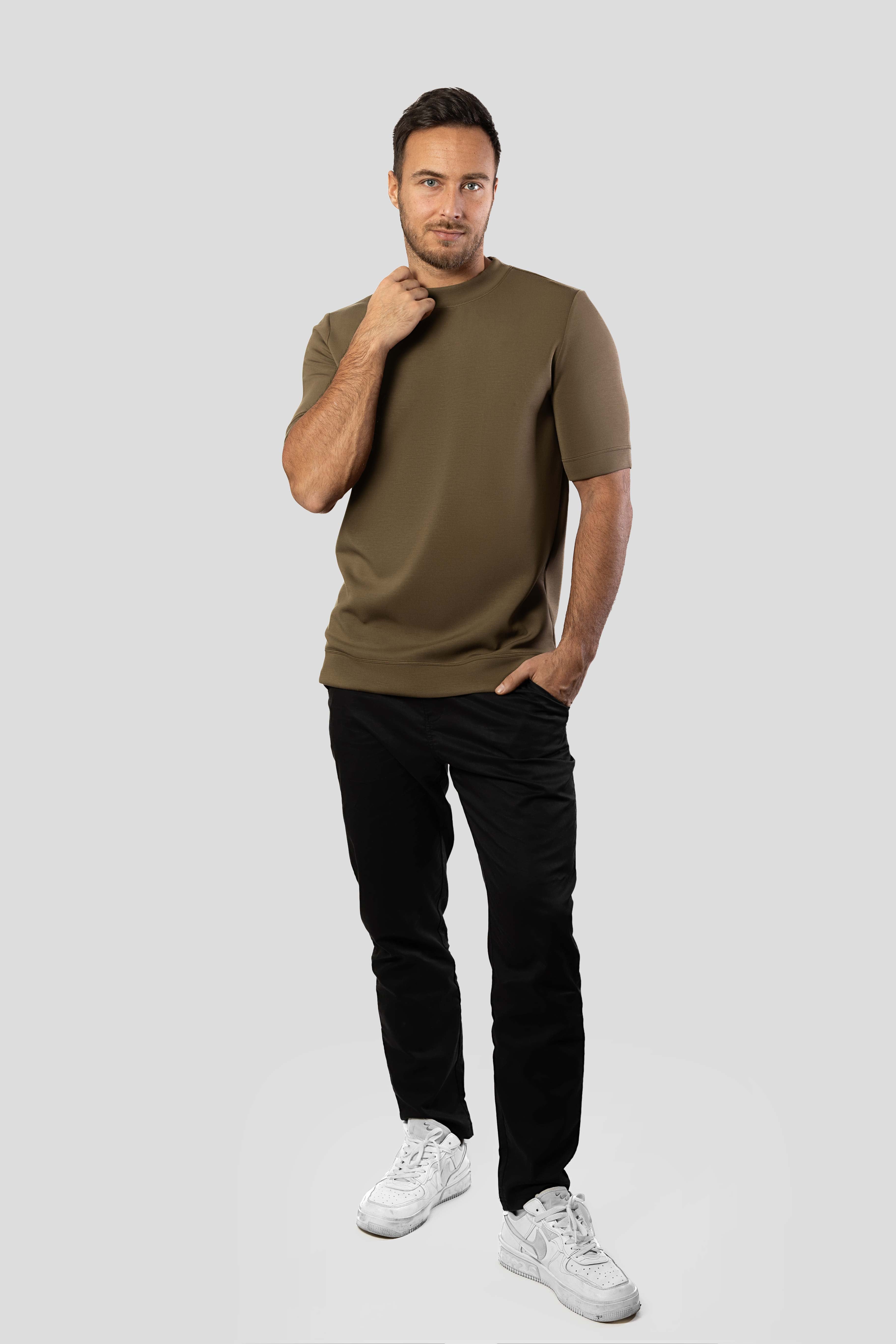 Modal Blend de manga corta Tee:de corte entallado