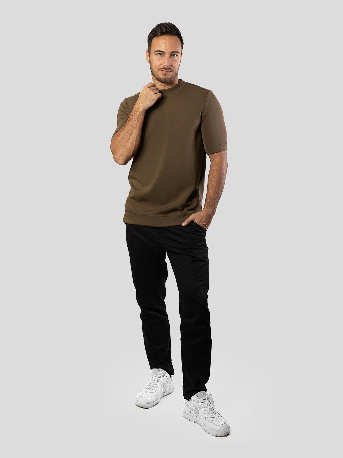 Modal Blend de manga corta Tee:de corte entallado