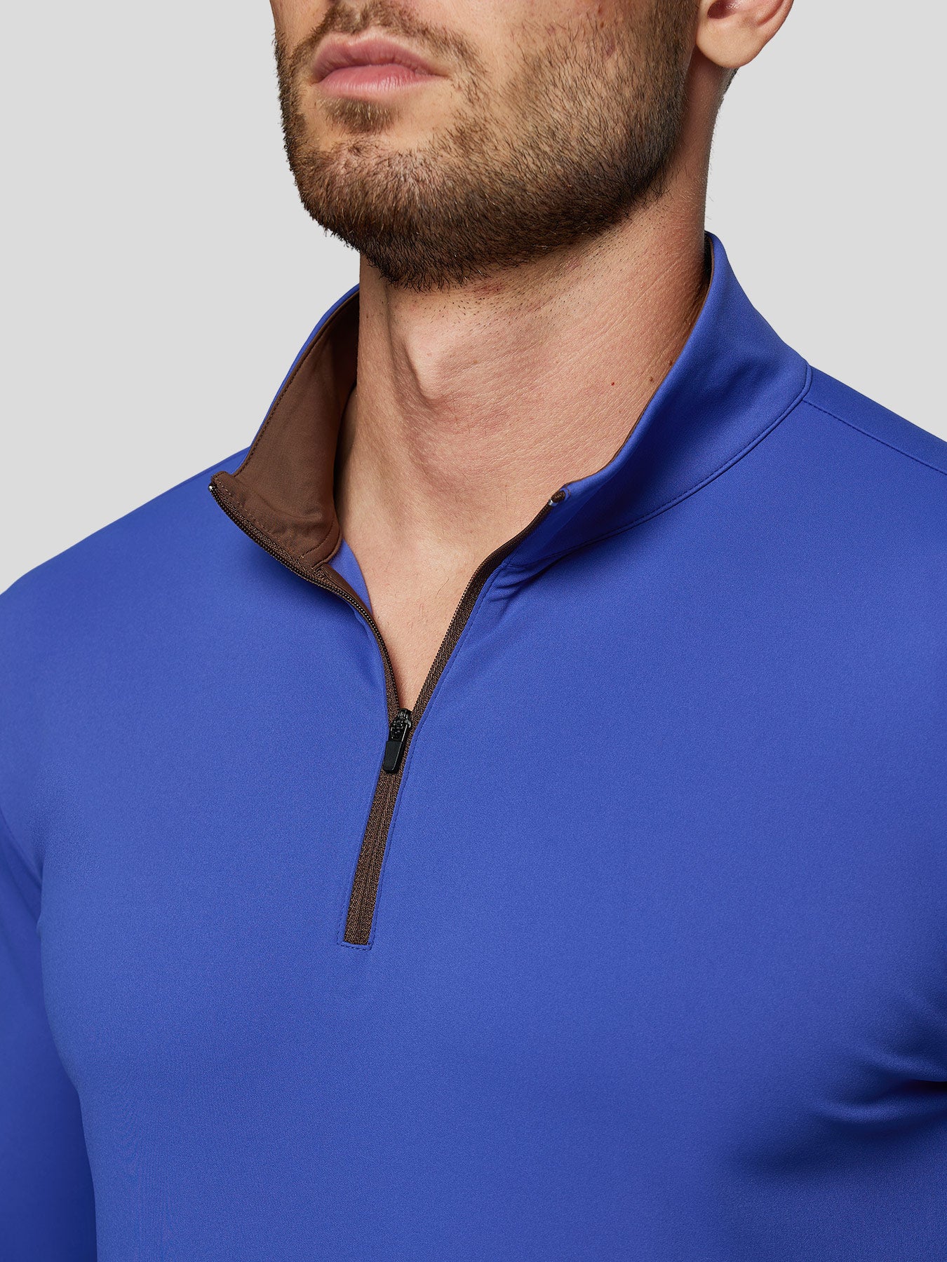 SmoothBlend de corte entallado Half Zip Mock Neck Tee: Zip Contrast Color