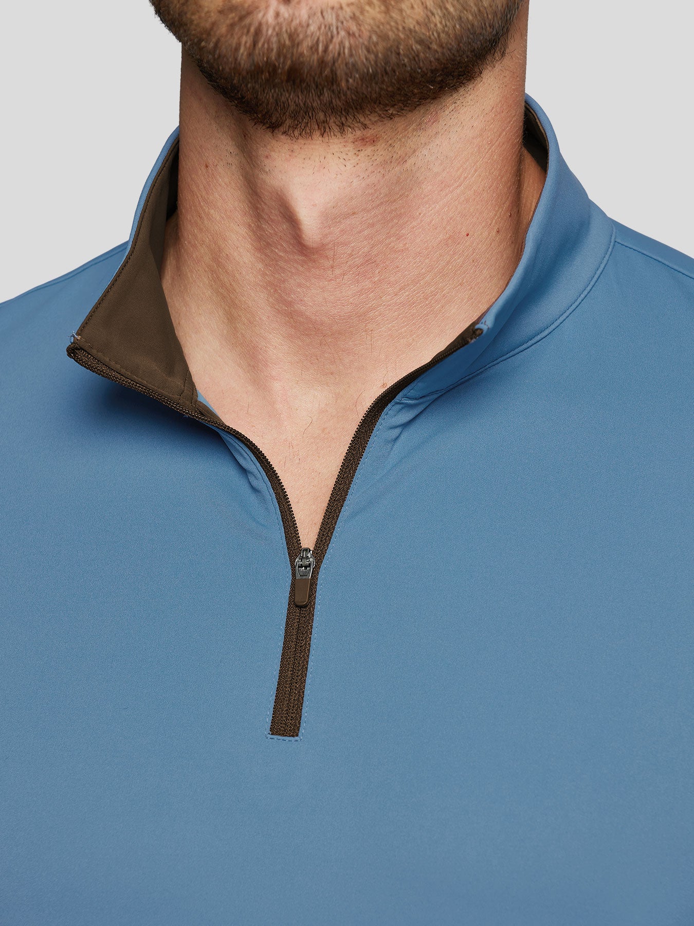SmoothBlend de corte entallado Half Zip Mock Neck Tee: Zip Contrast Color