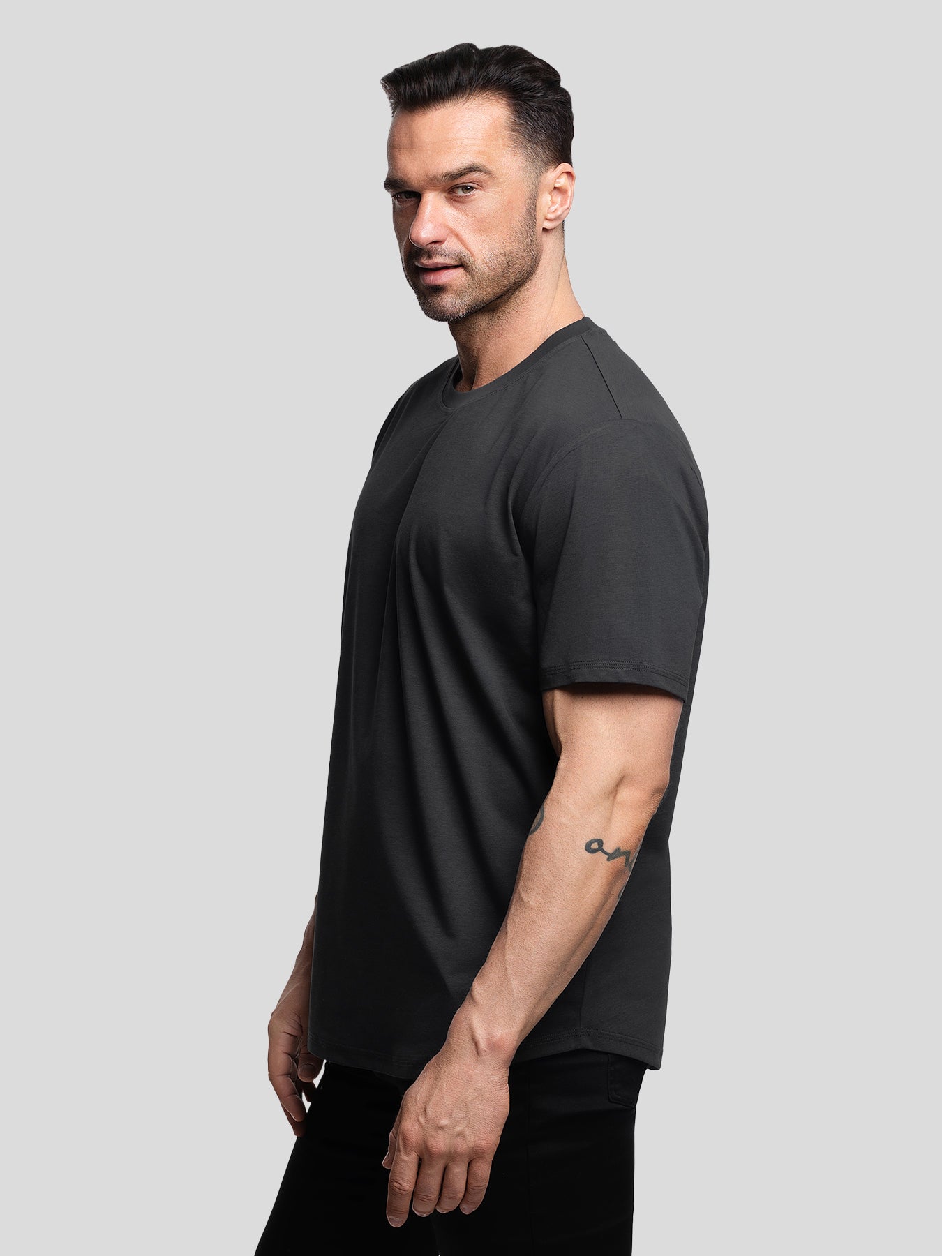 StayCool 2.0 clásico Fit Curve-Hem Tee: 2024 New Colors