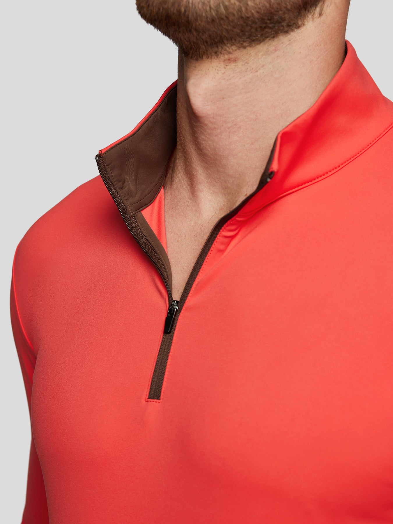SmoothBlend de corte entallado Half Zip Mock Neck Tee: Zip Contrast Color