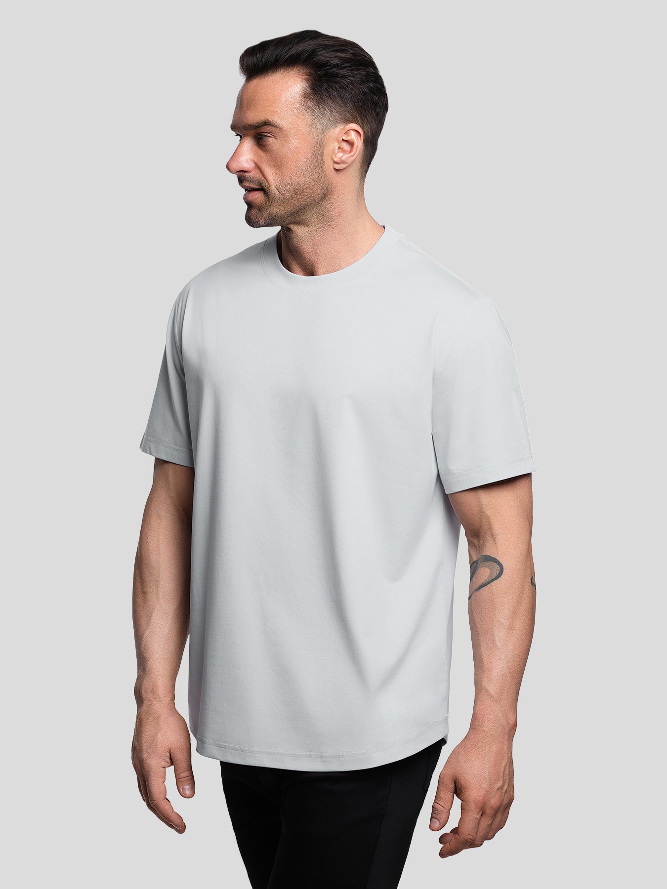 StayCool 2.0 clásico Fit Curve-Hem Tee: 2024 New Colors