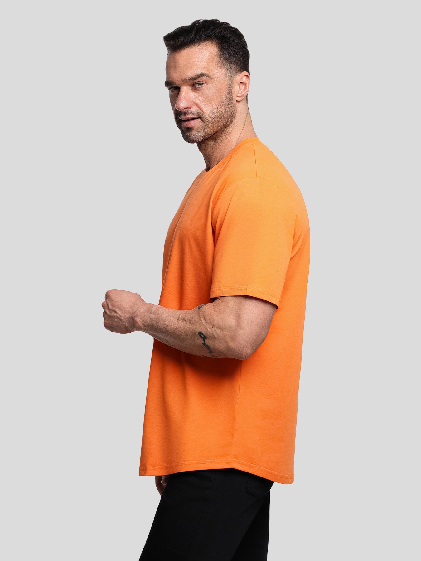 StayCool 2.0 clásico Fit Curve-Hem Tee: 2024 New Colors