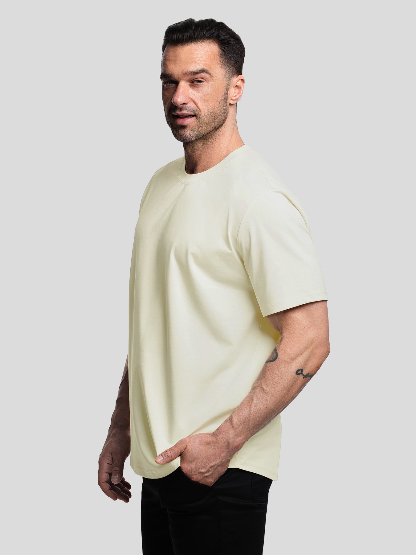 StayCool 2.0 clásico Fit Curve-Hem Tee: 2024 New Colors