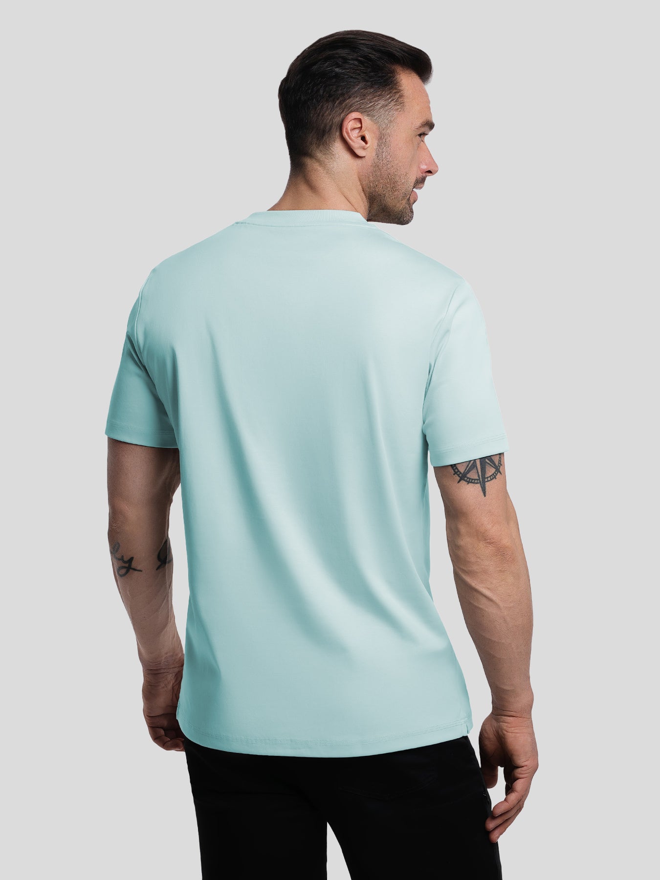 CloudWear 2.0 Split-Hem de manga corta Tee: de corte entallado