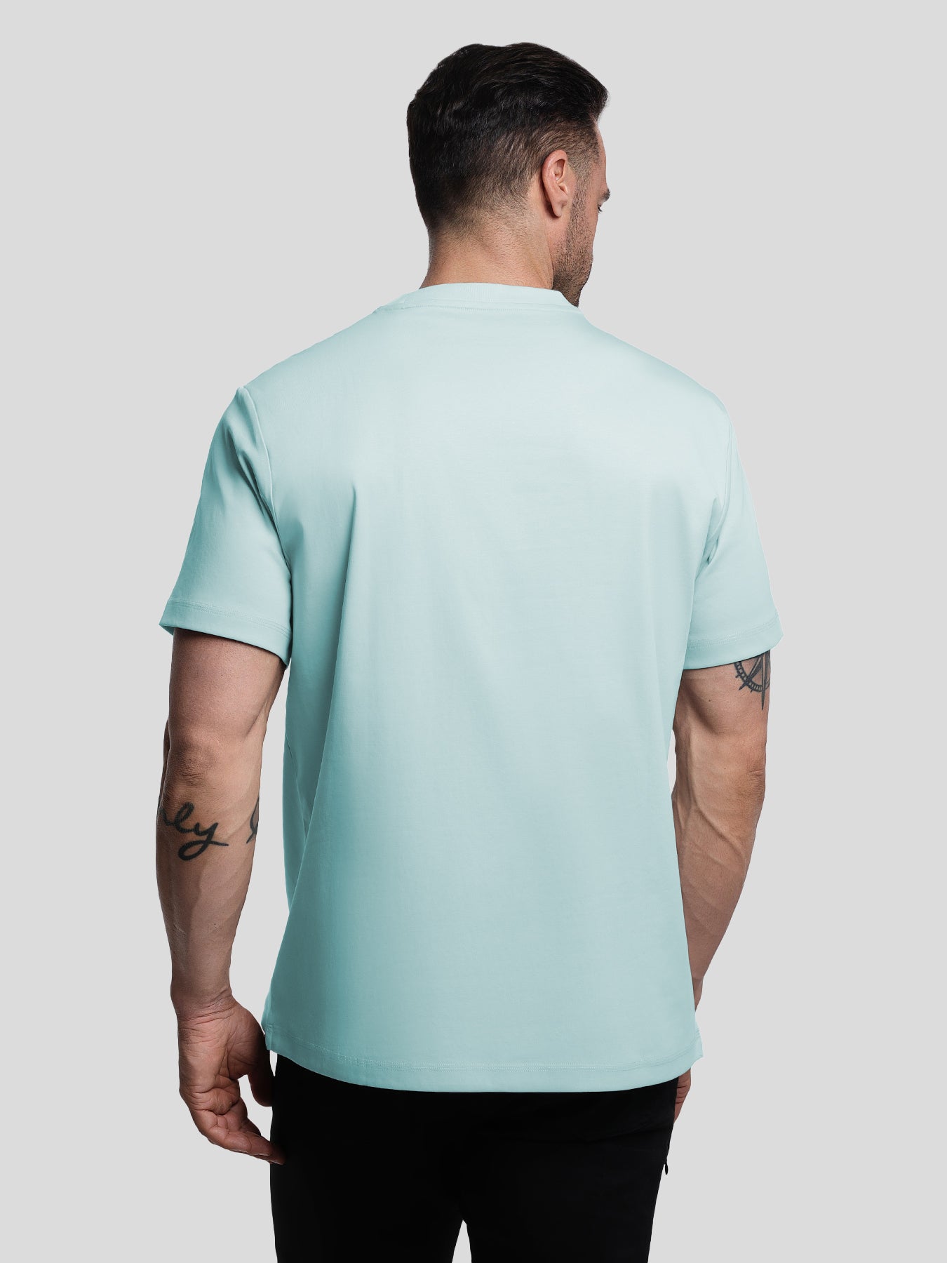 CloudWear 2.0 Split-Hem de manga corta Tee: de corte entallado