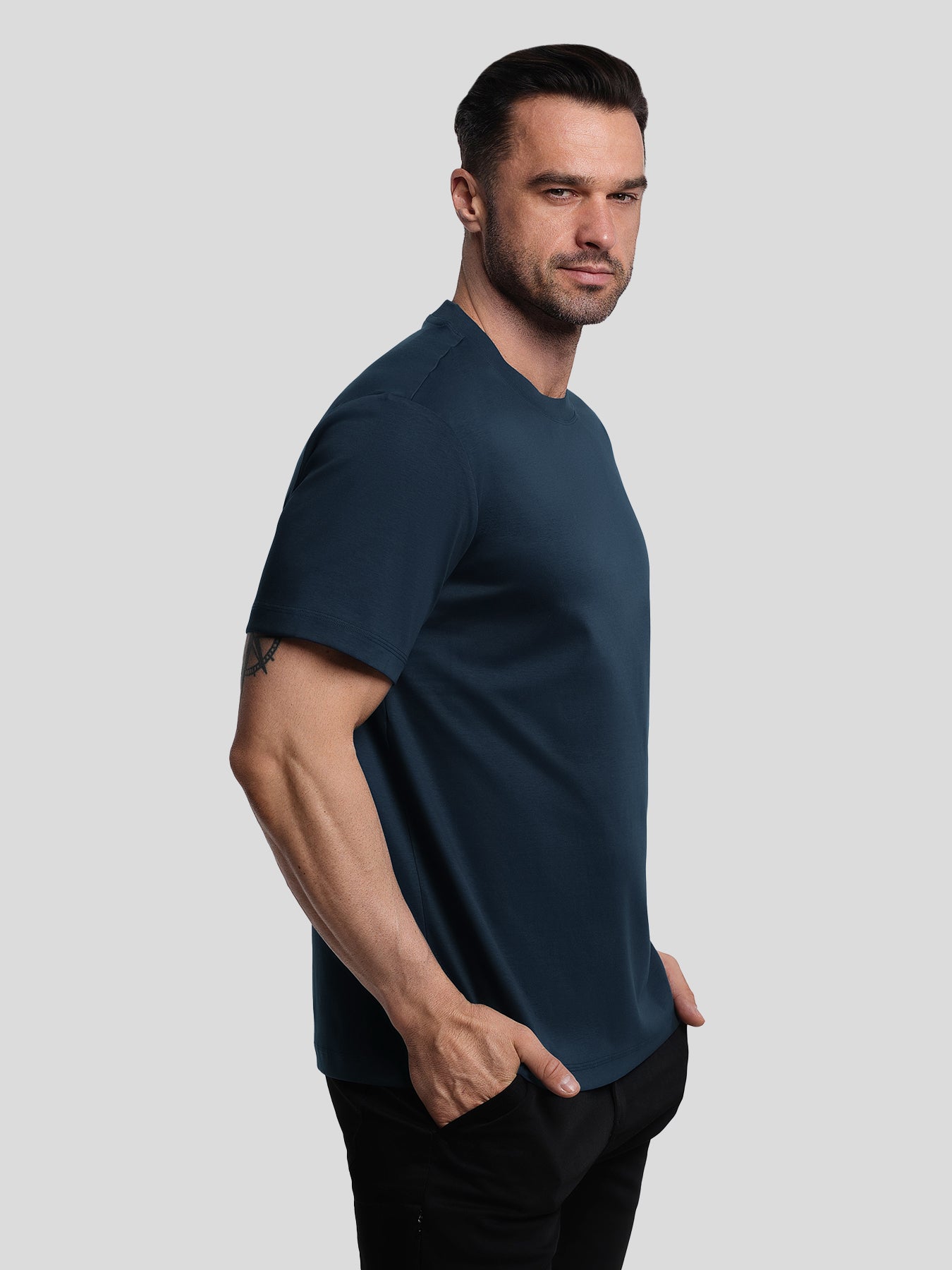 CloudWear 2.0 Split-Hem de manga corta Tee: de corte entallado
