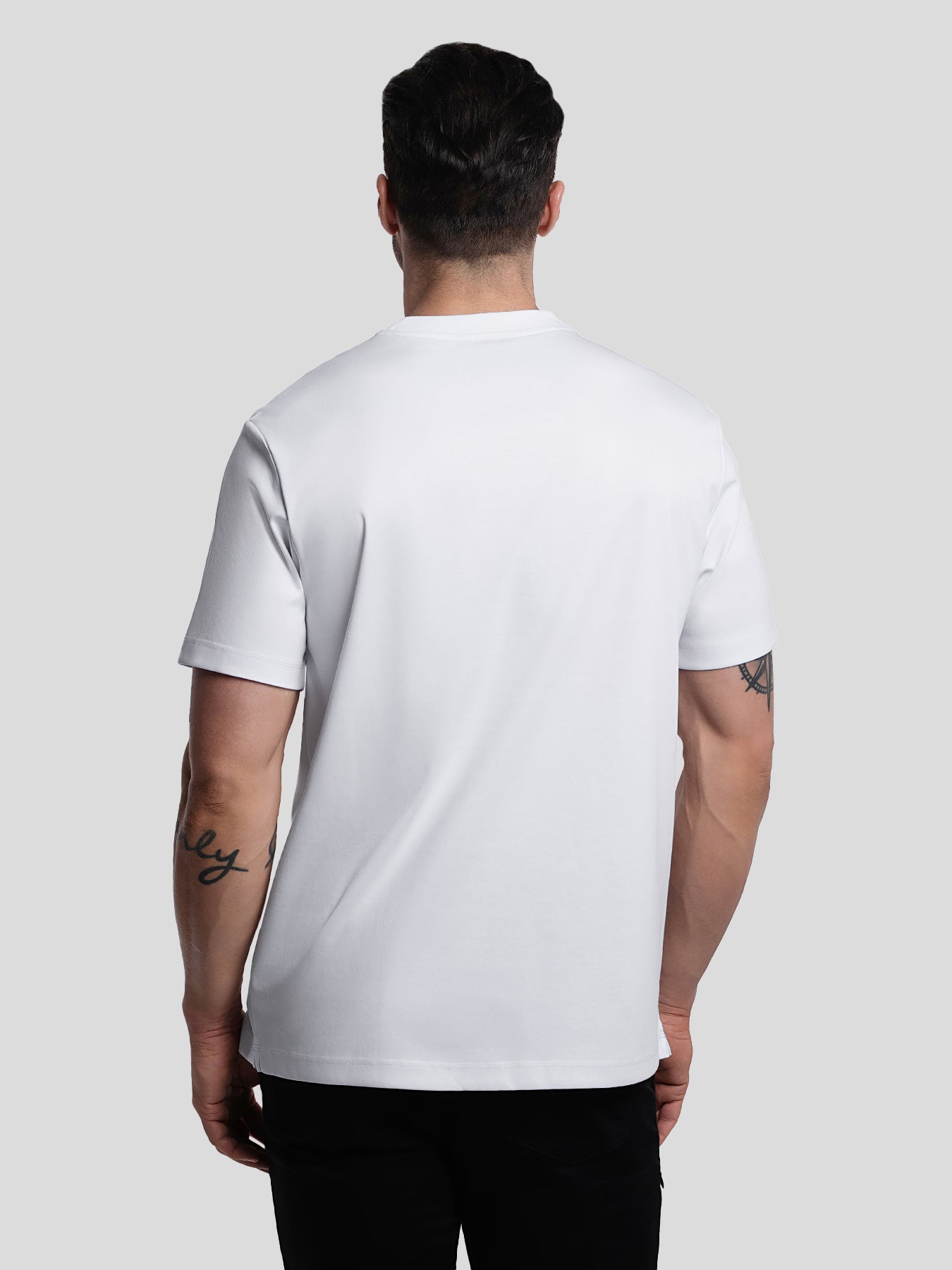 CloudWear 2.0 Split-Hem de manga corta Tee: de corte entallado