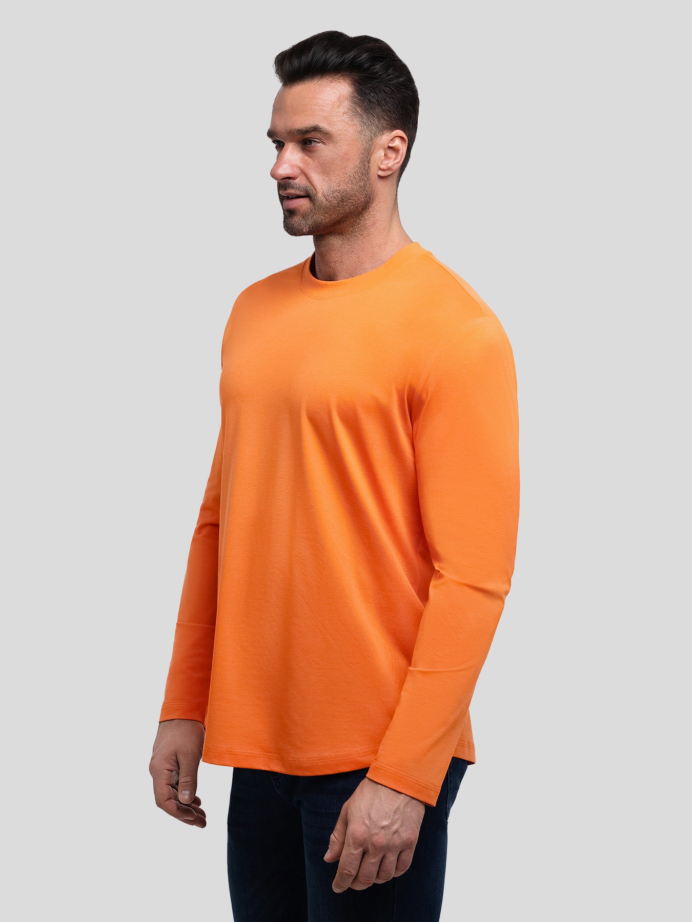 StaySmooth de corte entallado de manga larga Curve Hem Tee: 2024 New Colors