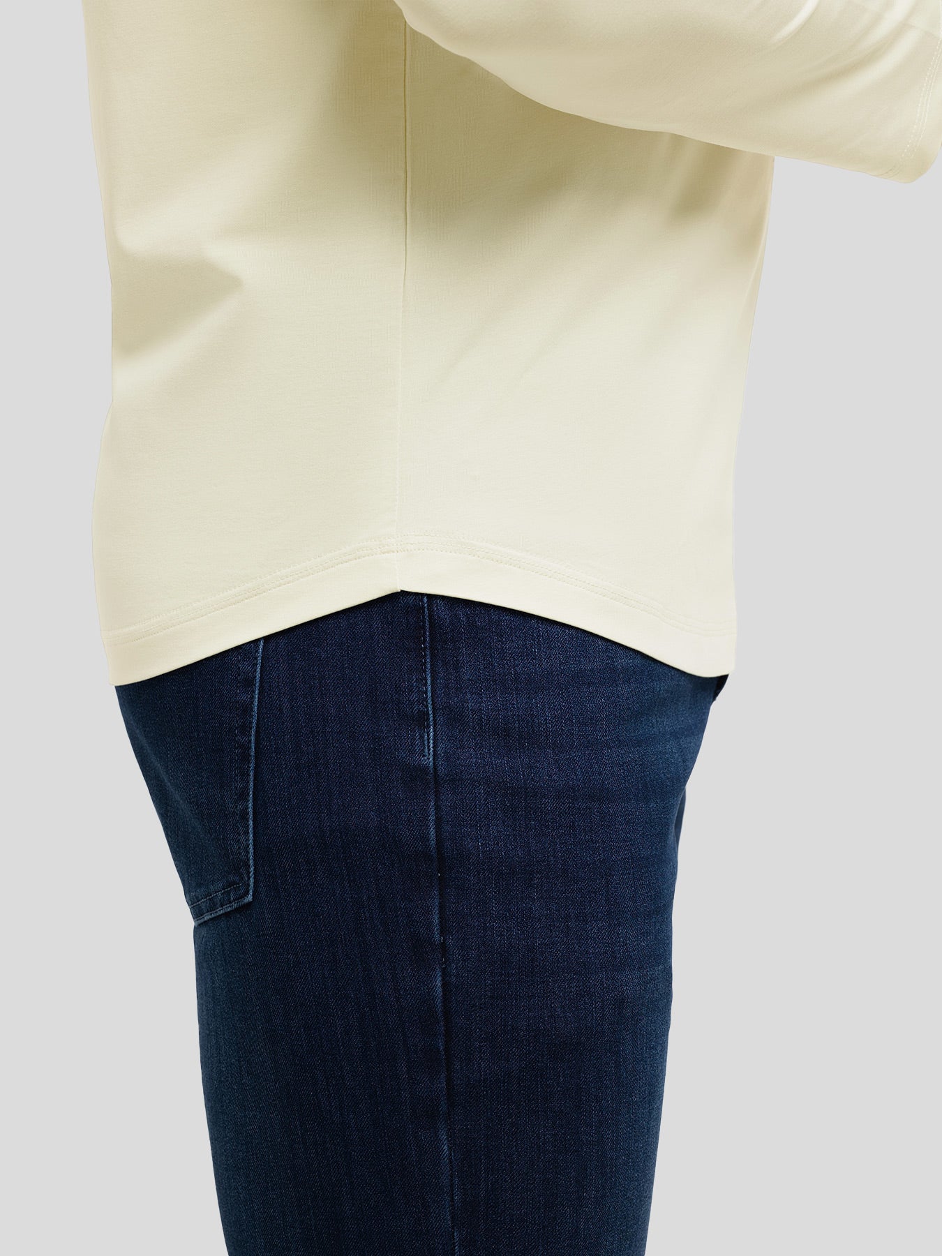 StaySmooth de corte entallado de manga larga Curve Hem Tee: 2024 New Colors