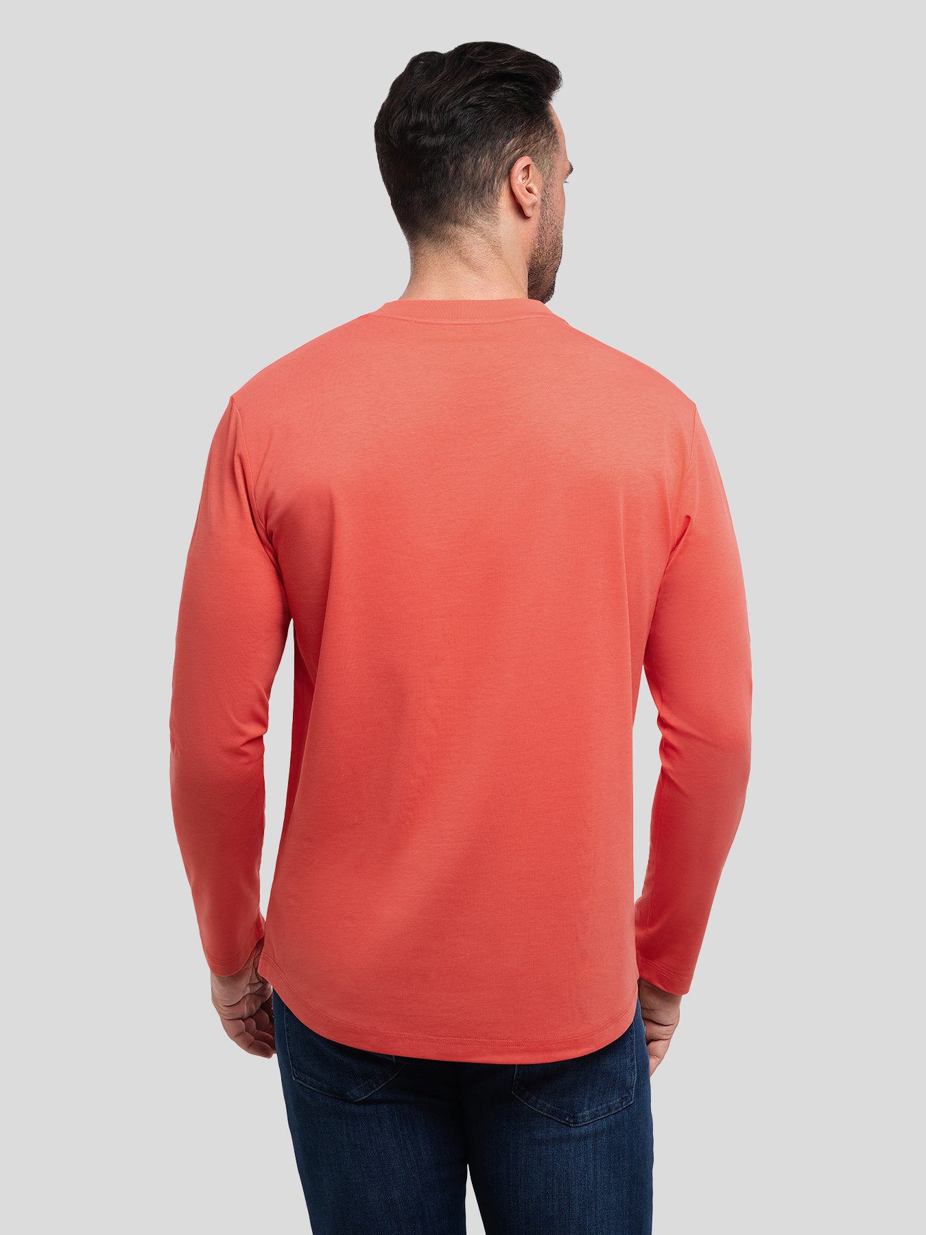 StaySmooth de corte entallado de manga larga Curve Hem Tee: 2024 New Colors