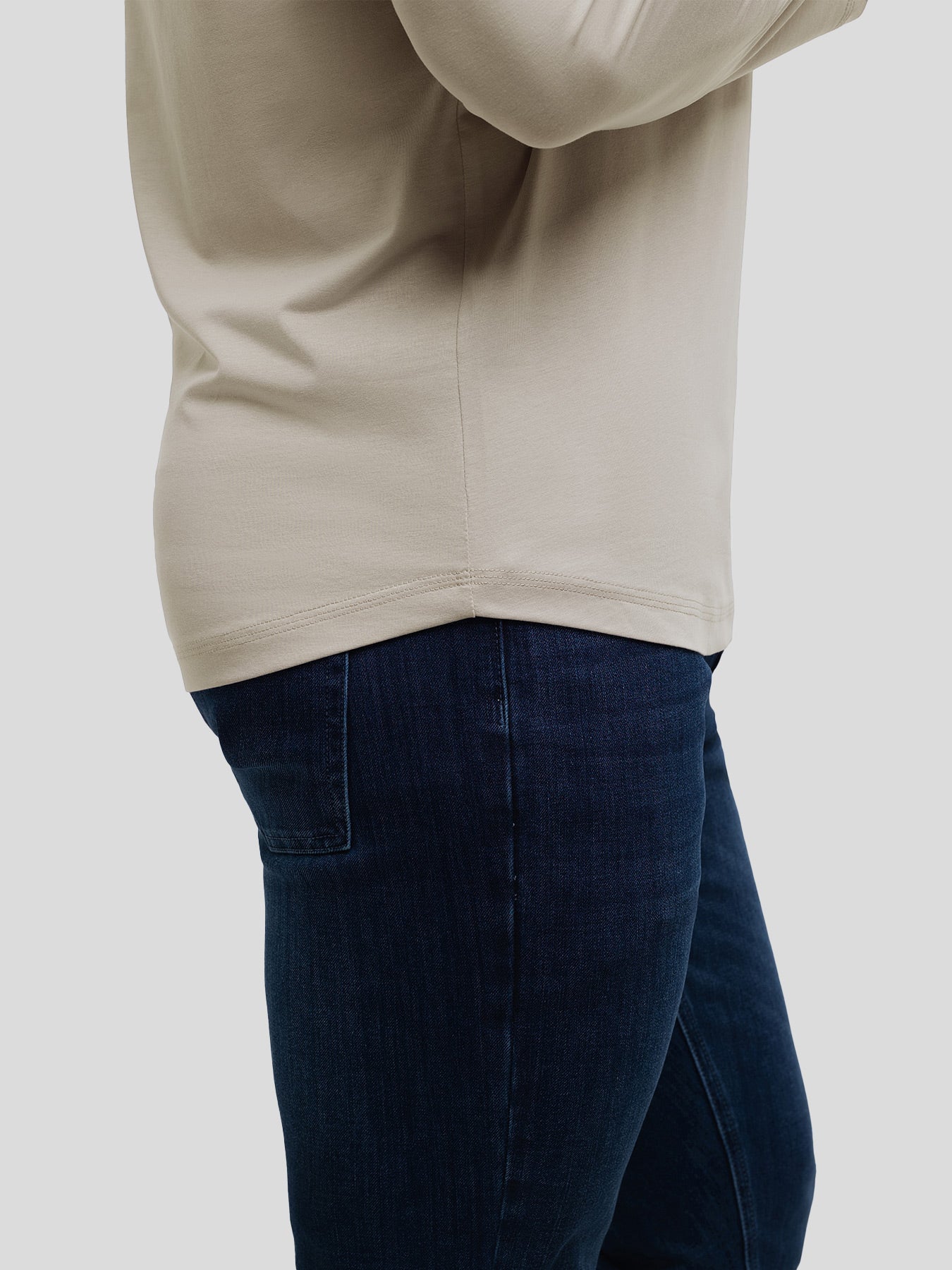 StaySmooth de corte entallado de manga larga Curve Hem Tee: 2024 New Colors