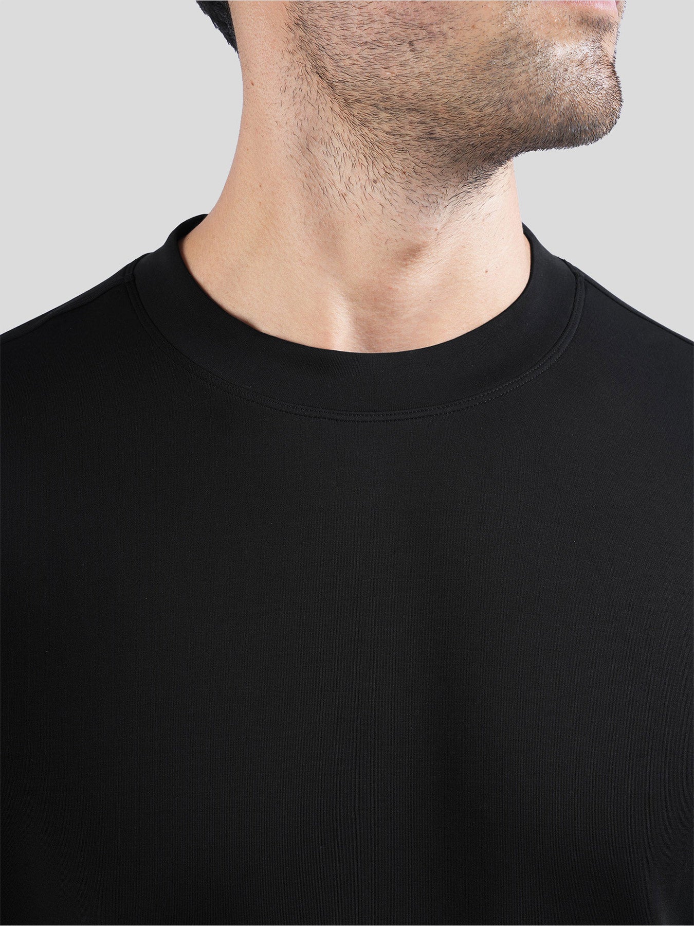 Modal Blend de manga corta Tee:de corte entallado