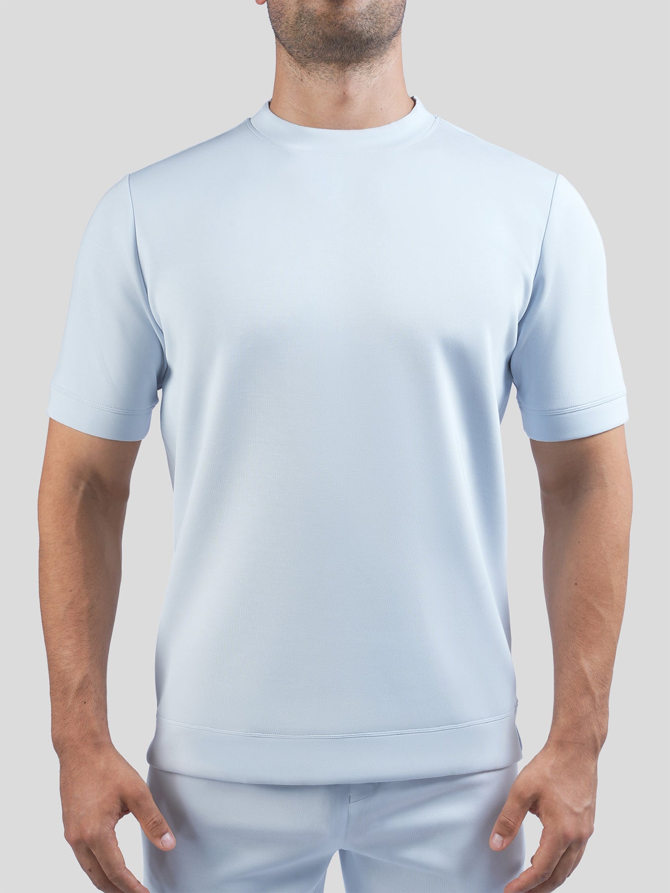 Modal Blend de manga corta Tee:de corte entallado