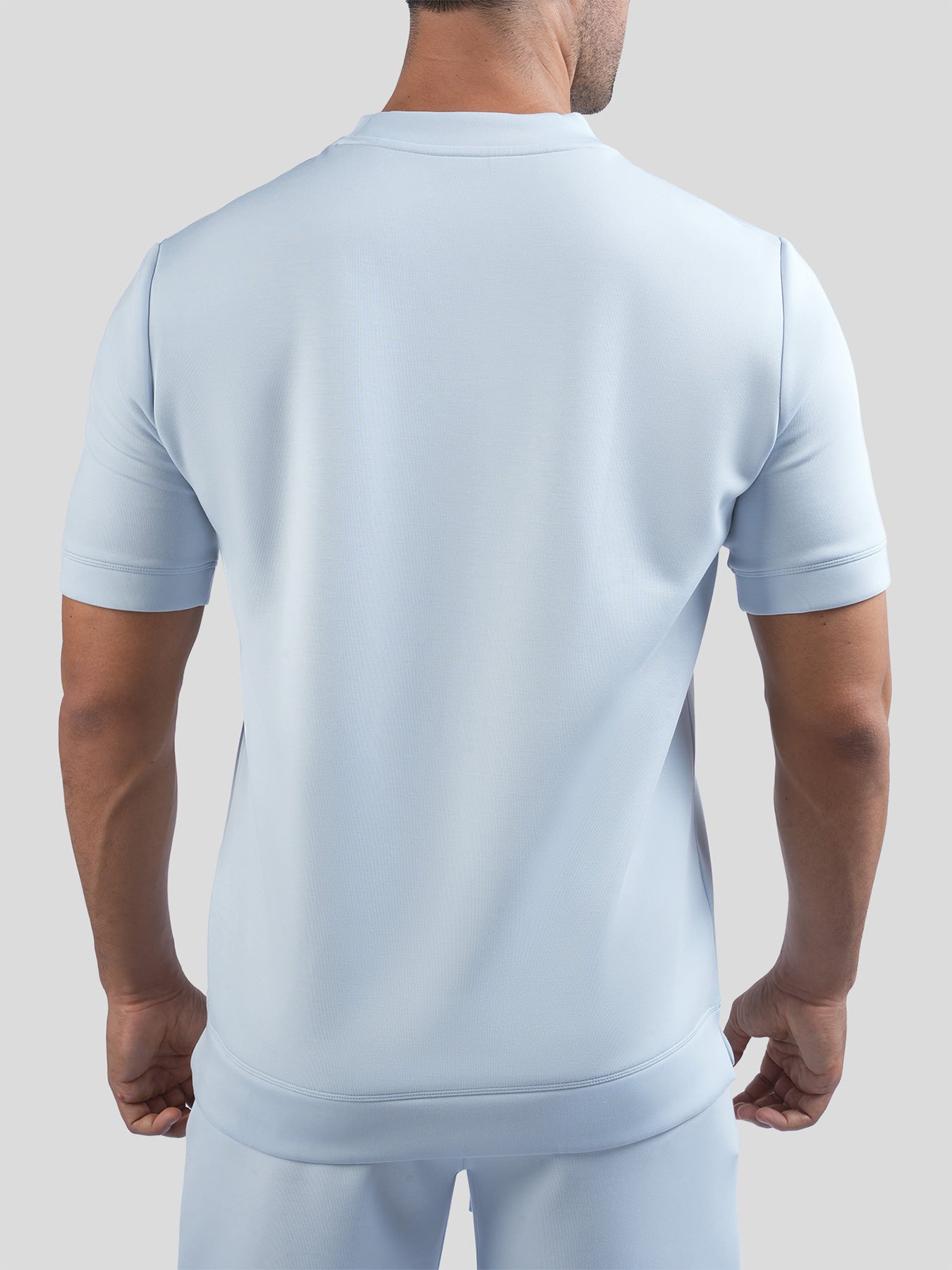 Modal Blend de manga corta Tee:de corte entallado