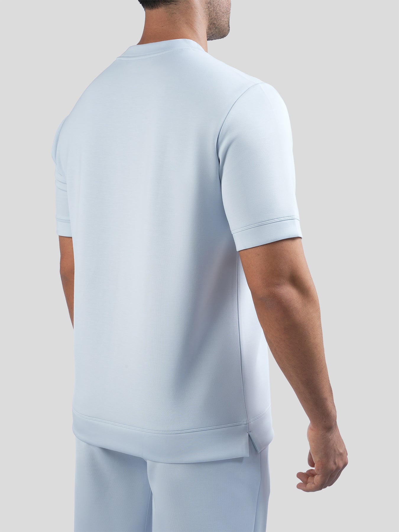 Modal Blend de manga corta Tee:de corte entallado