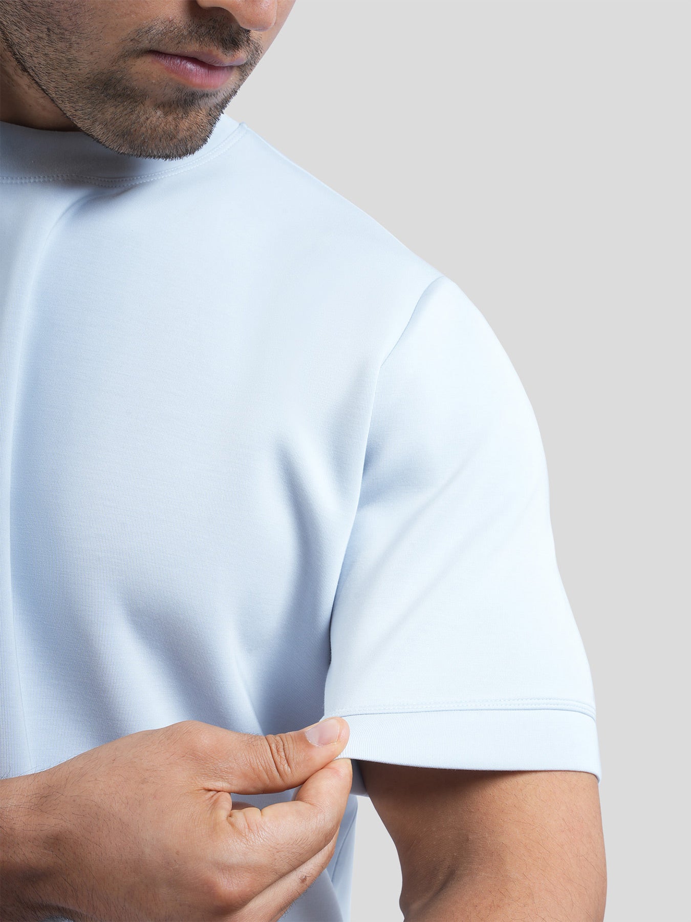 Modal Blend de manga corta Tee:de corte entallado