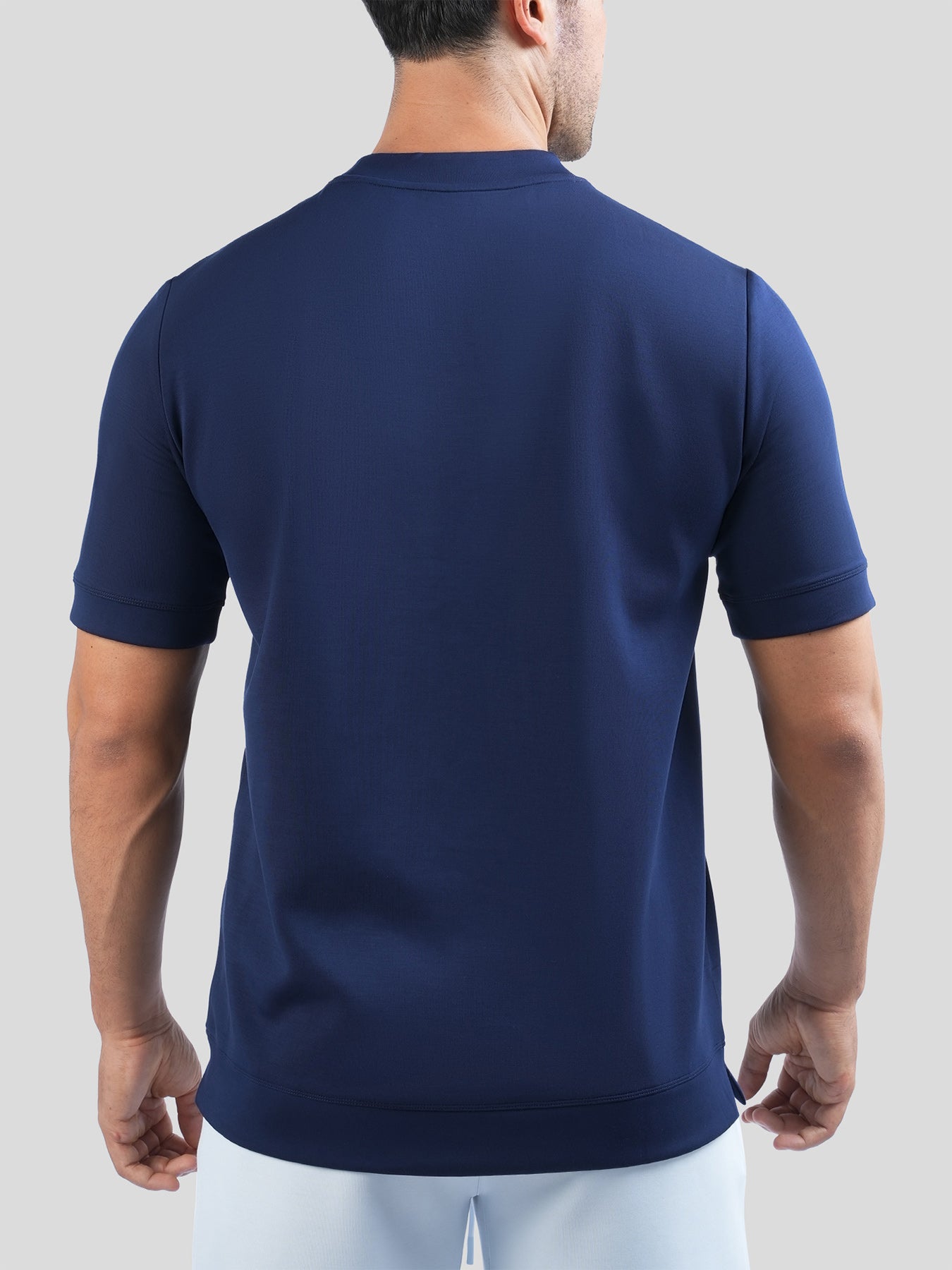 Modal Blend de manga corta Tee:de corte entallado