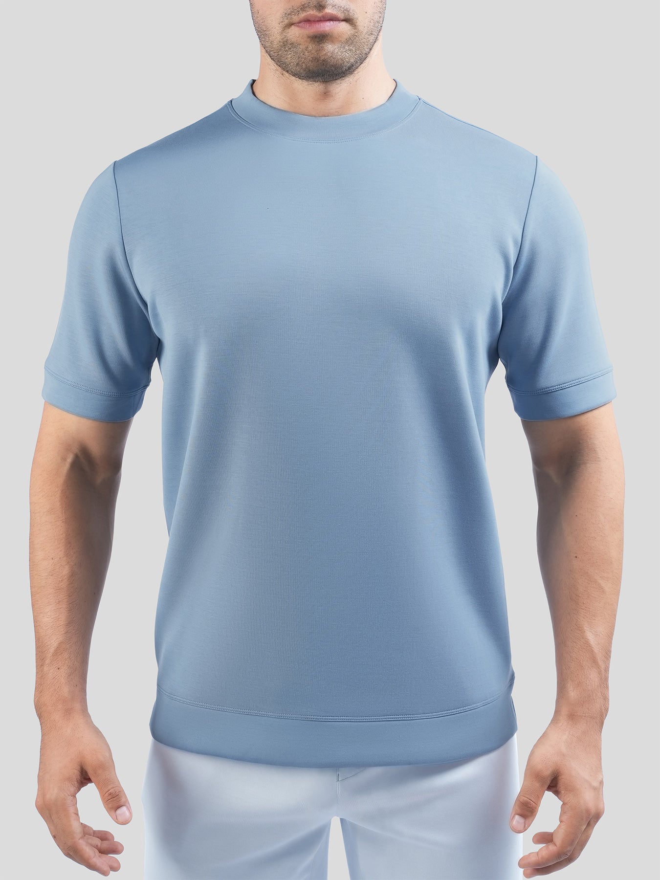 Modal Blend de manga corta Tee:de corte entallado