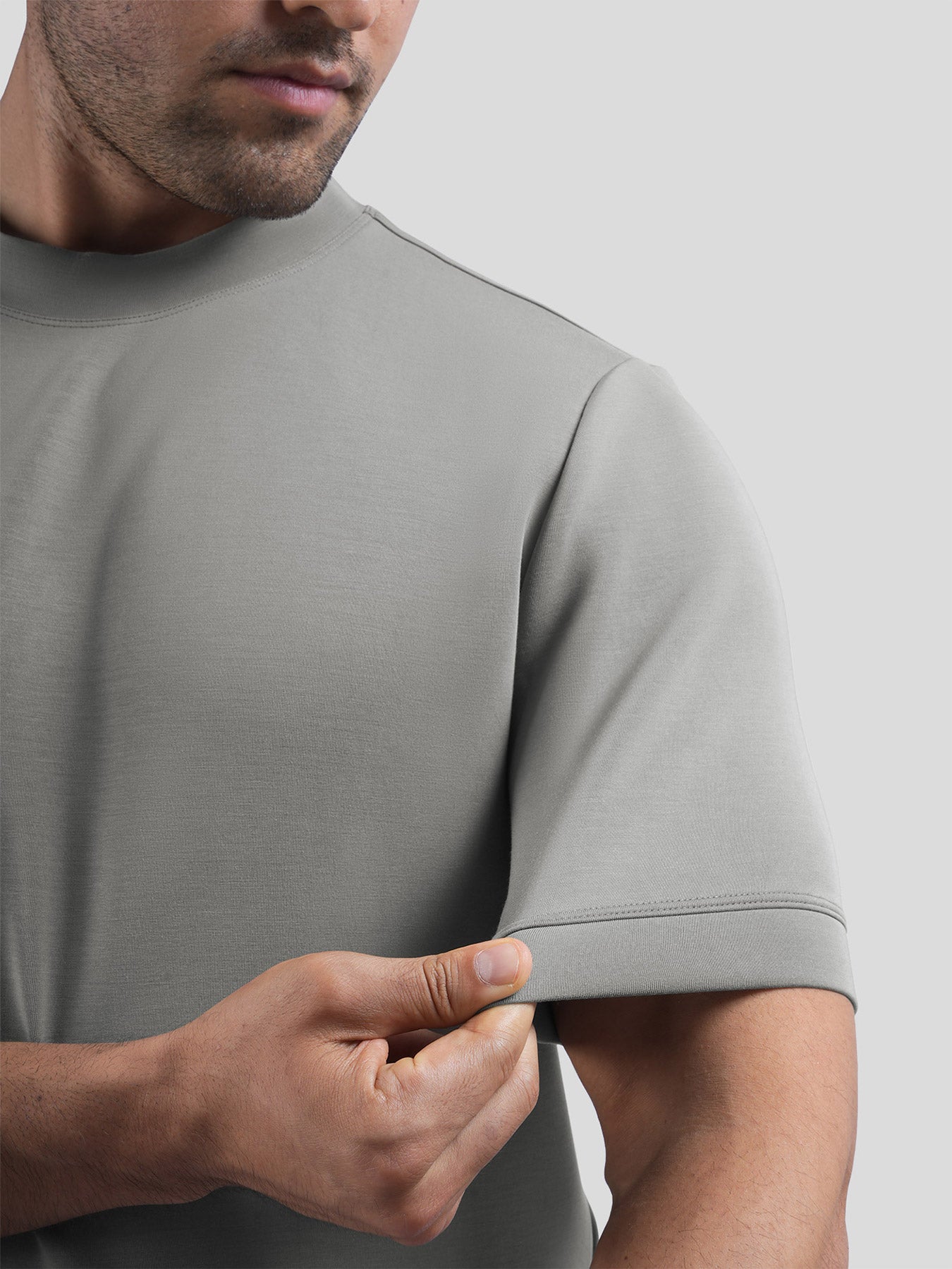 Modal Blend de manga corta Tee:de corte entallado