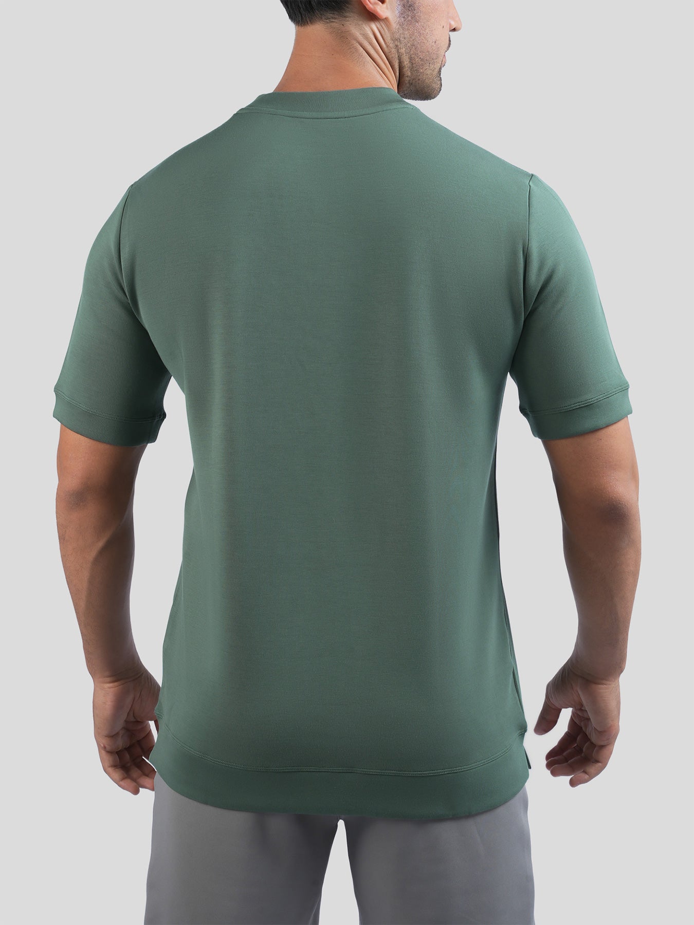Modal Blend de manga corta Tee:de corte entallado