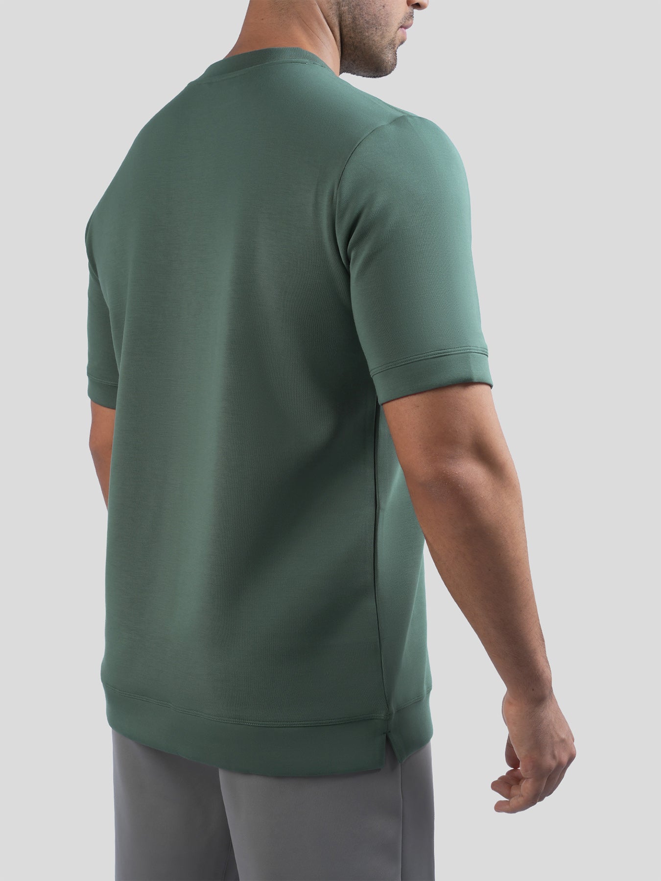 Modal Blend de manga corta Tee:de corte entallado