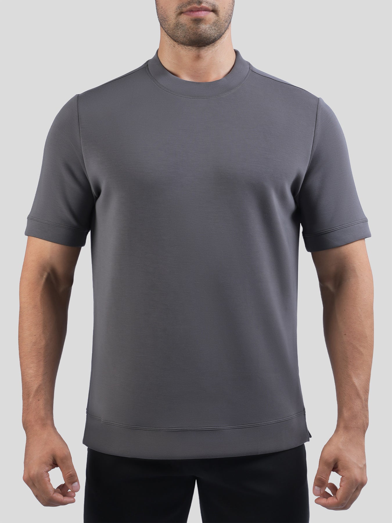 Modal Blend de manga corta Tee:de corte entallado