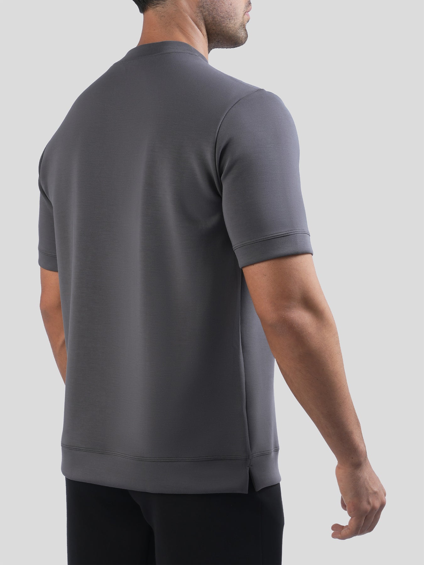 Modal Blend de manga corta Tee:de corte entallado